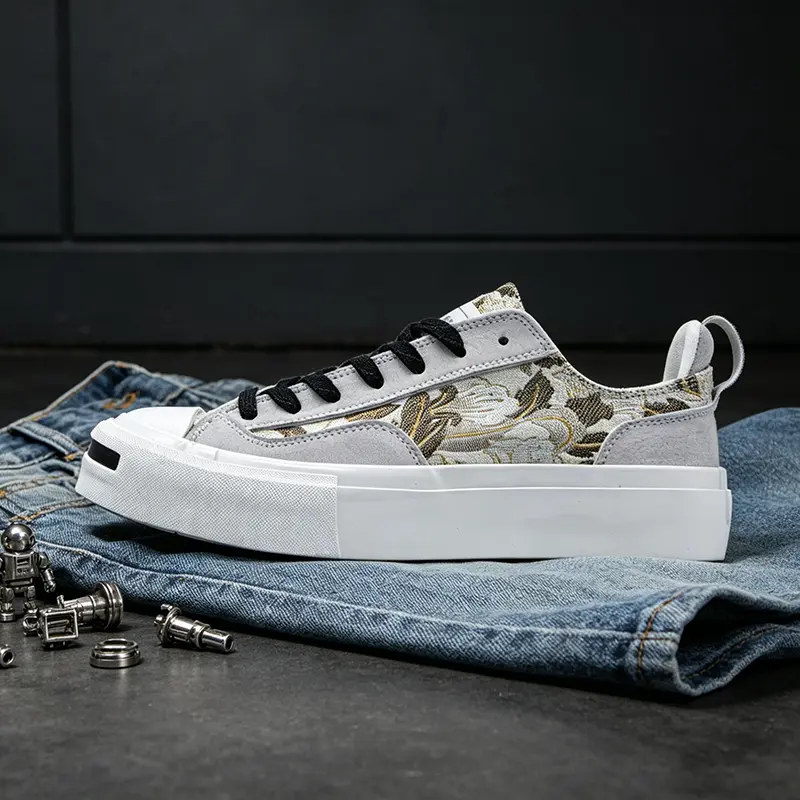 Unisex Gray Spliced Vintage Floral Jacquard Low-Top Vulcanized Sneakers - Vulcanized Rubber, Shock-Absorbent White Thick Platform Sole, Soft Padding Canvas Skate Shoes for Men & Women, Preppy Daily Wear Casual Footwear