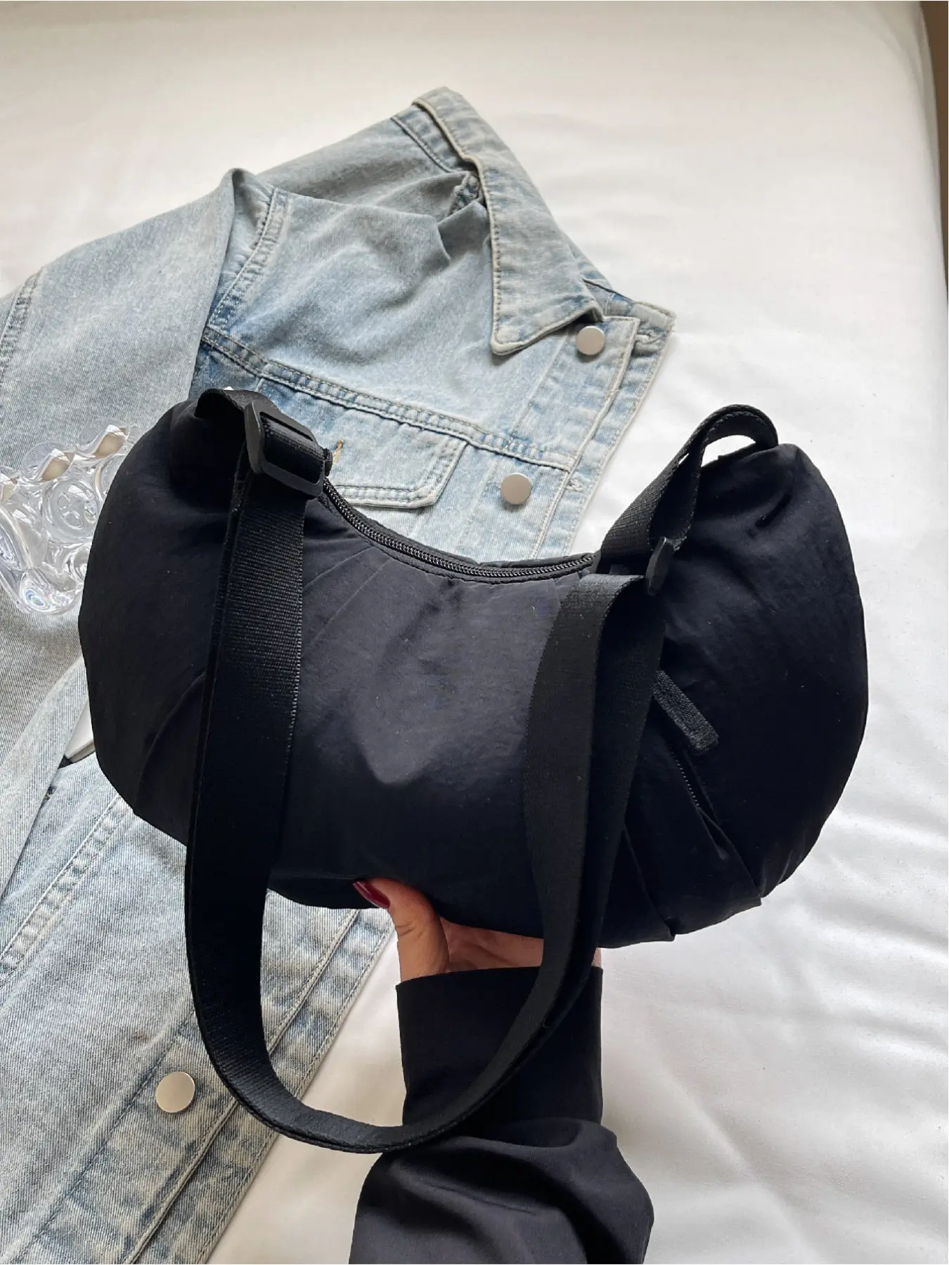 Casual Simple Shoulder Bag with Wrinkled Design, Lightweight Crossbody Bag for Outdoor Sports, Stylish Single-Shoulder Handbag