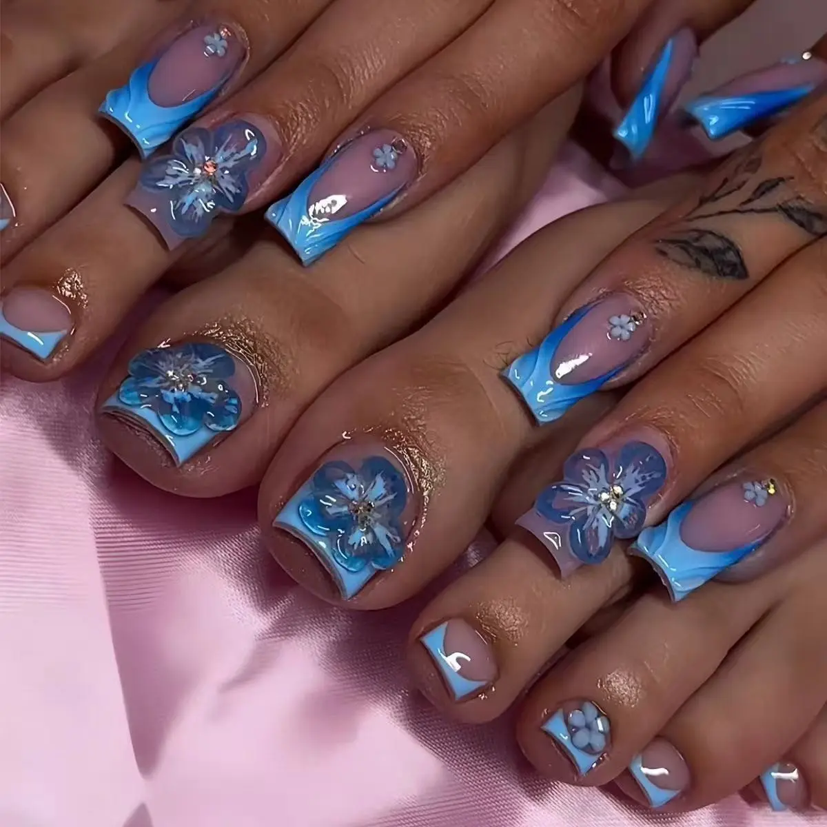 48pcs Medium Square Press on Nails, Fake Nails, Blue French Tip with 3D Flower & Rhinestone, French Nail Art, Nude Gradient, Y2K Style, Reusable, Easy Apply