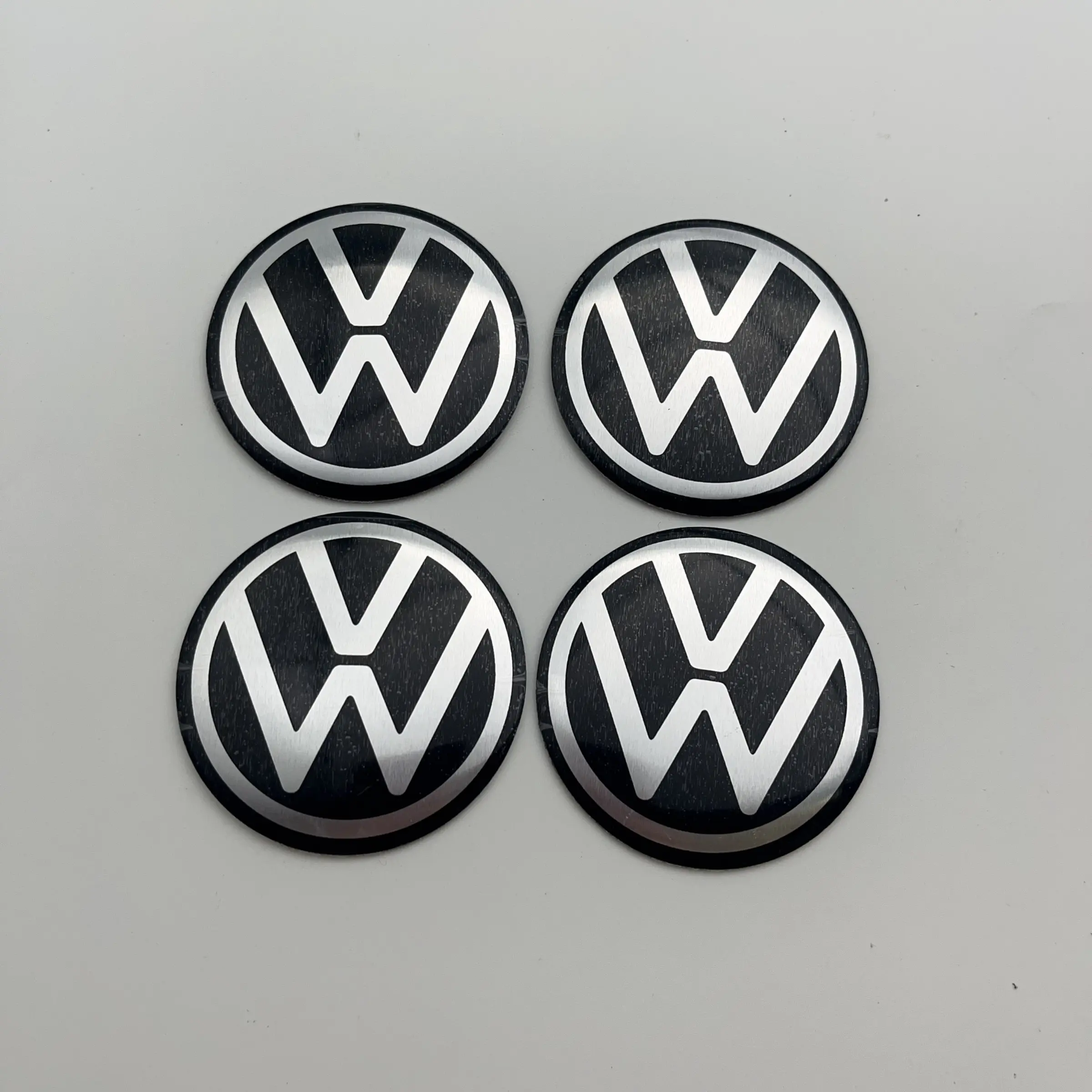 4pcs New Volkswagen HUB Cap Stickers, Car Modification Tire Center Cover Emblem 56mm, Volkswagen New Logo HUB Cap Decal Decorative Sticker, Vehicle Exterior Decoration