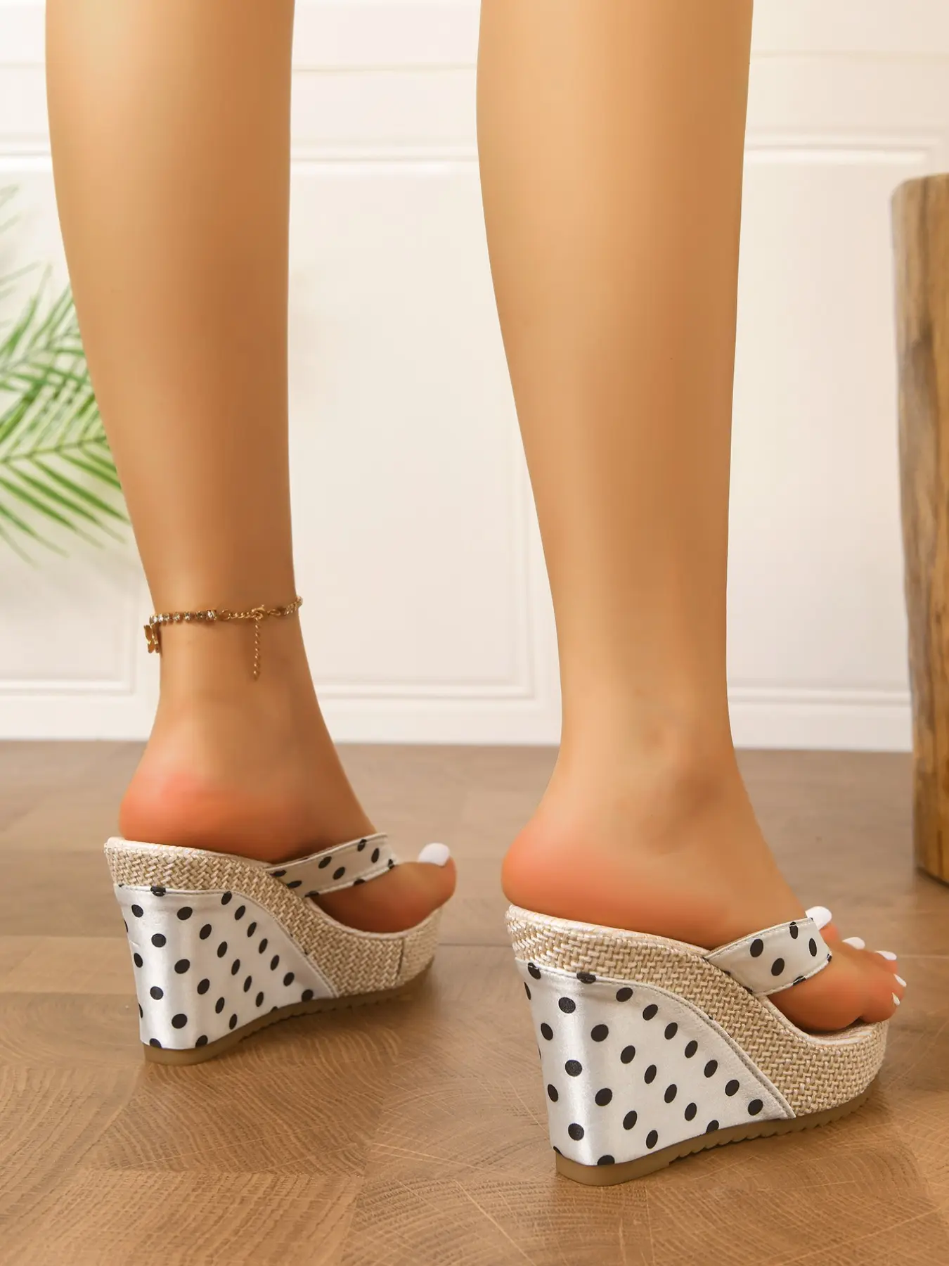 Summer New Denim Wedged Platform Sandals for Women, Straw Thick Sole Height-Boosting Slip-On Shoes, Anti-Slip Durable Beach Vacation Casual Footwear