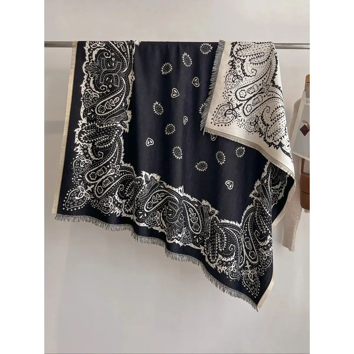 Women's Large Tencel Paisley Print Scarf - Windproof Warm Boho Shawl, Female Outdoor Hiking & Fall Winter Fashion Wrap, Satin, Italian, Washable Cotton, Boho Wrap, Daily