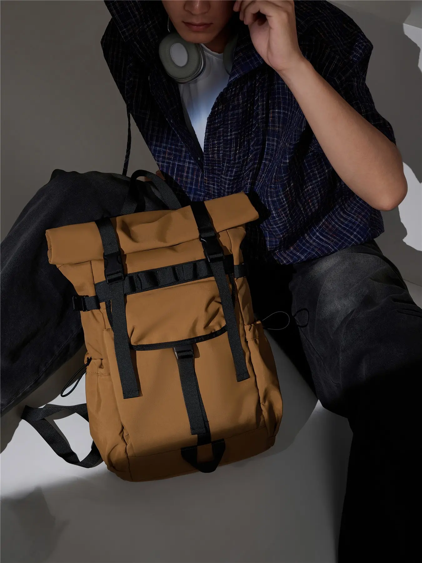 Vintage Roll-Top Backpack, Waterproof Durable Large Capacity, Multiple Pockets, Adjustable Buckle, Ideal for Hiking, Commuting, School, Travel