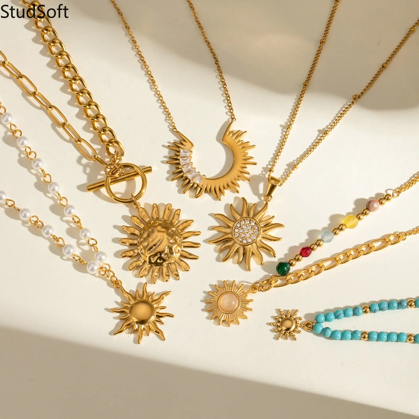 Minimalist 18K Gold Plated Sunburst Necklace for Women Vintage Celestial Sun Pendant Chain Waterproof Stainless Steel Choker Boho Beach Jewelry