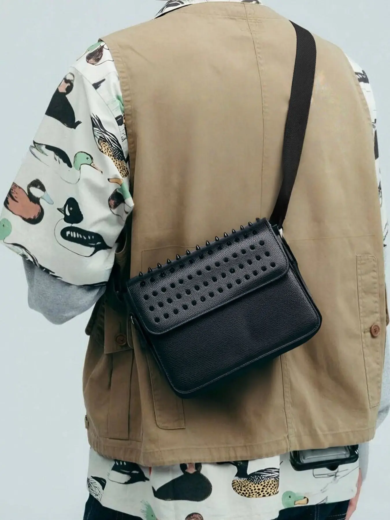 Men Punk Rivet Studded PU Leather Crossbody Bag, Large Capacity Magnetic Flap Shoulder Messenger Bag with Adjustable Strap, Inner Zipper Pocket Casual Streetwear Side Bag, Fashion Travel Daily Cross Body Purse Gift For Men