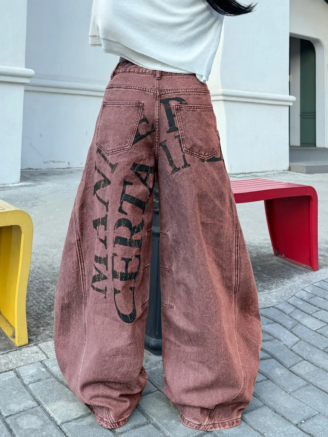 Vintage Letter Print Pleated Jeans, Loose-Fit Street Style, Rust Bell Bottoms, All-Season Fashion, Women's Trendy Wide Leg Pants