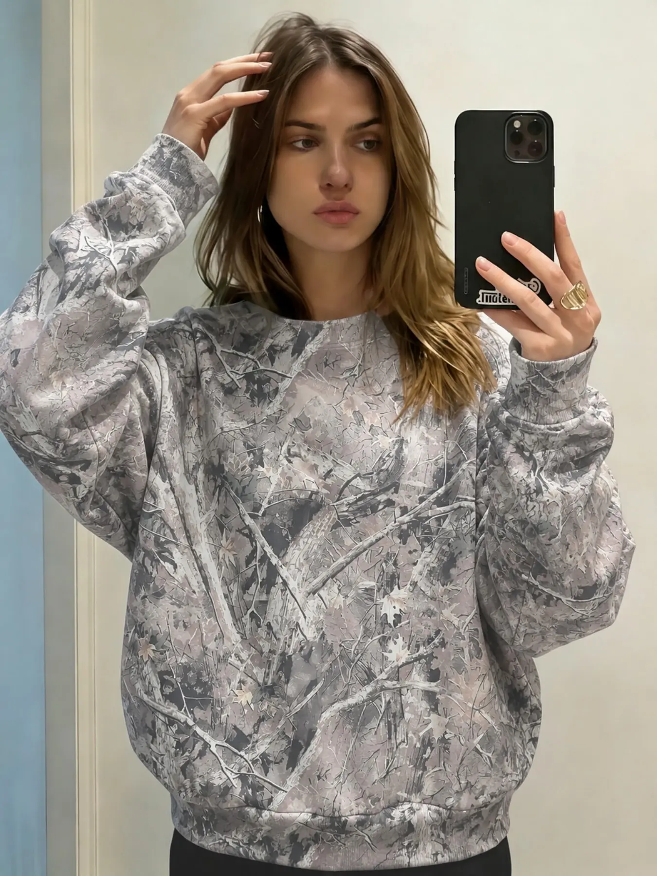 Y2K streetwear camouflage full print round neck long sleeved loose fit pullover hoodie top, suitable for women's daily commuting and outdoor wear in autumn and winter