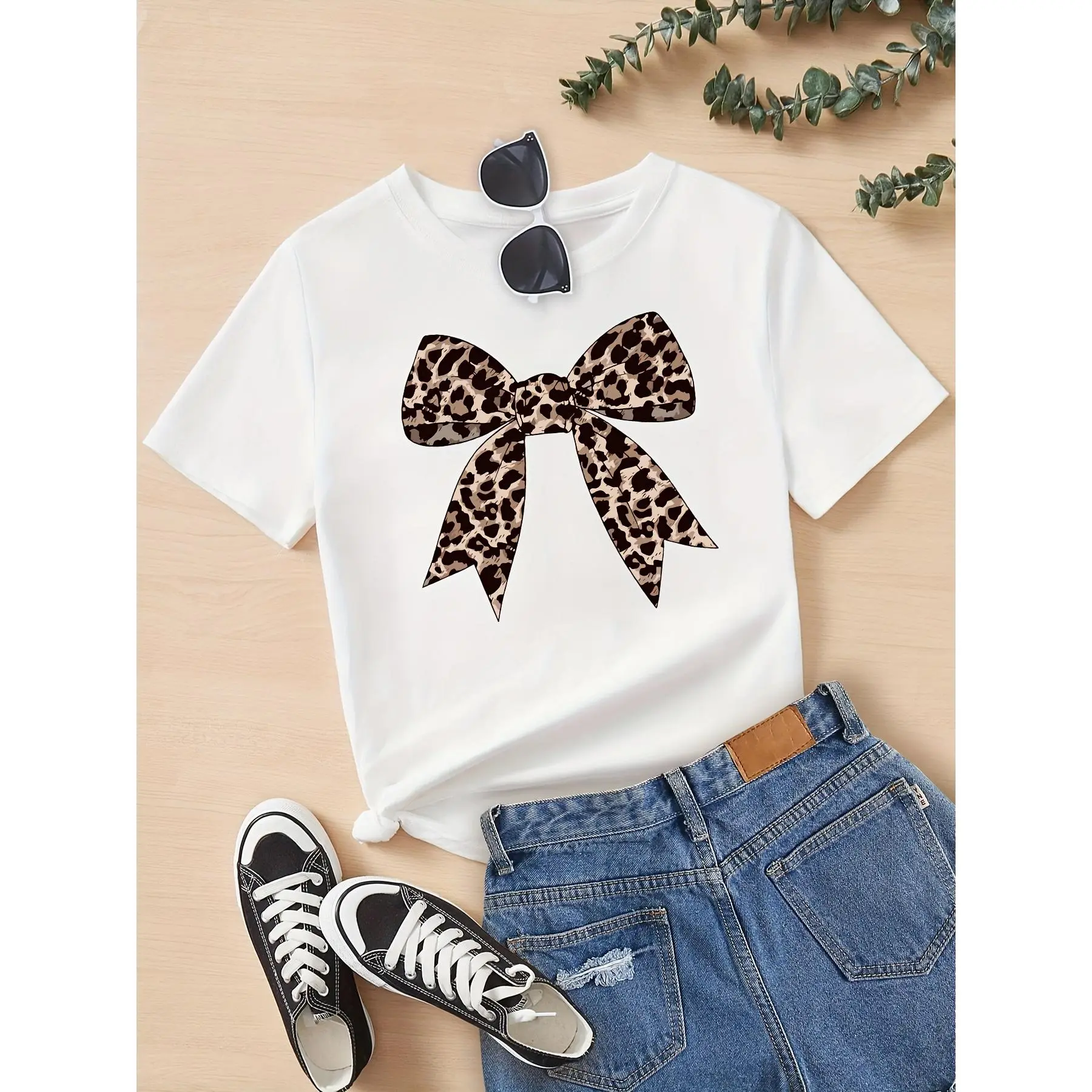 Girls' Leopard Print Crew Neck Pure Cotton Short Sleeve Shirt - Chic Bowknot Graphic Animal Print Shirt, Kids Clothing Girls Sweet Edgy Fashion Top, Casual Streetwear Daily Outfit Trendy Gift