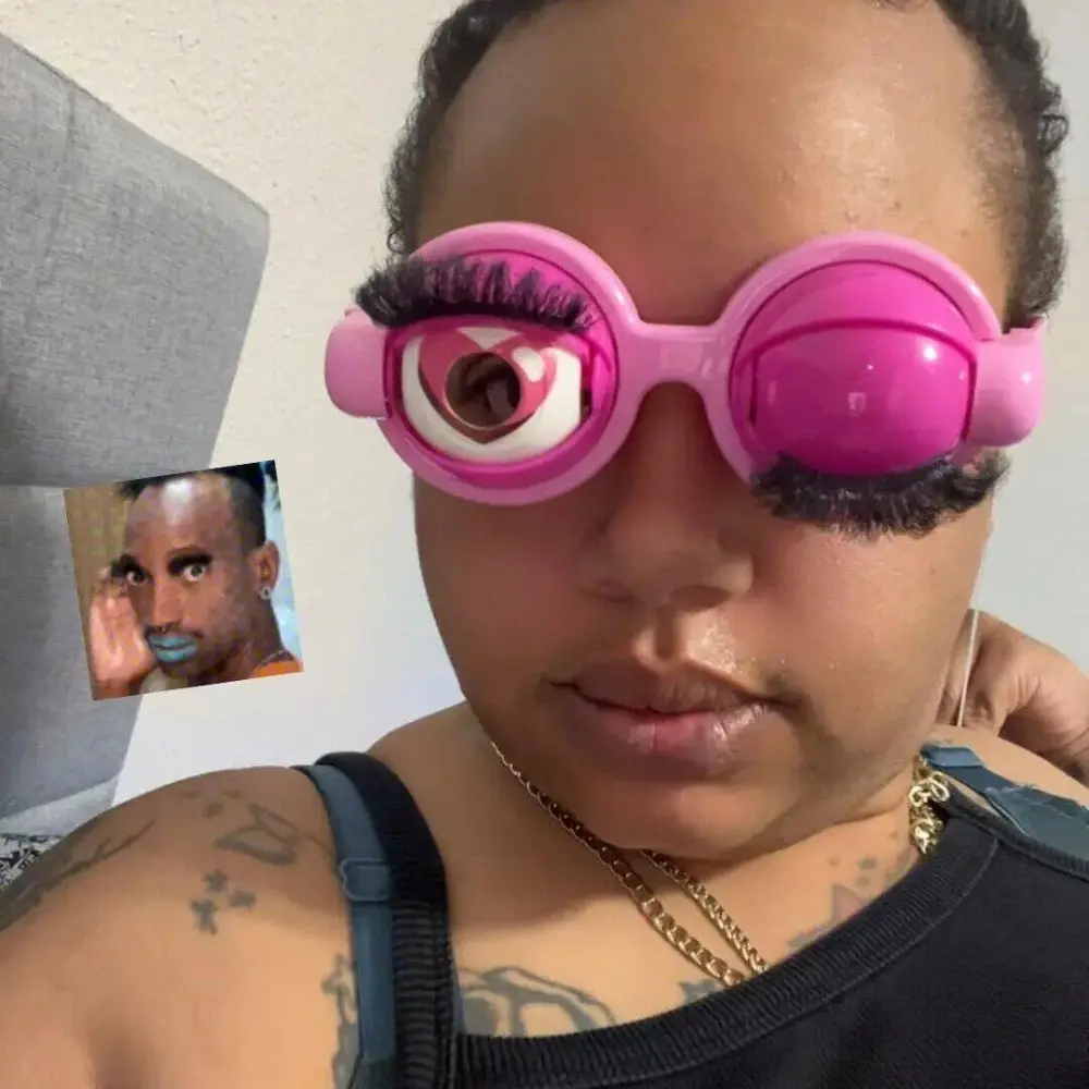 Plain Giant Eyewear, Heart-Shaped Funny Glasses with Winking Moving Eyes, Novelty Party Photo Prop Accessories for Adults & Kids, Funny Hearts