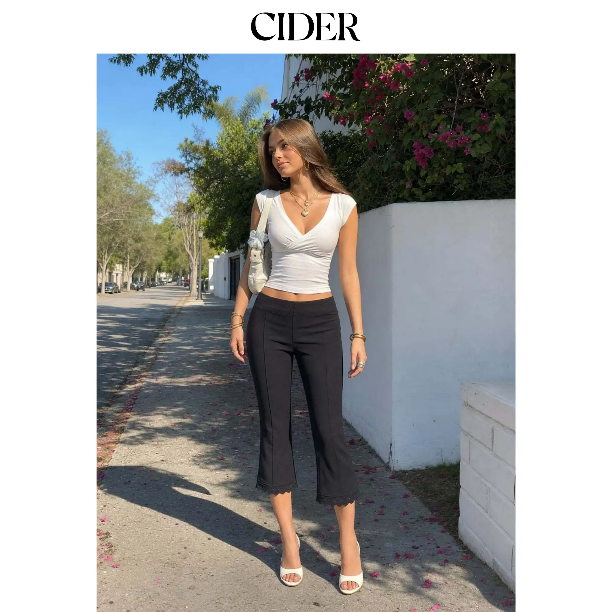 Cider Cotton-blend Low Rise Lace Trim Flared Capri Trousers