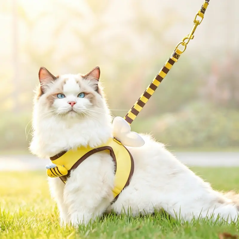 Cute Bee Pet Harness and Leash Set - Adjustable Escape-Proof Soft Fabric Vest Harness for Safe Outdoor Walks, Chest Strap for Small Dogs and Cats, Harness Set