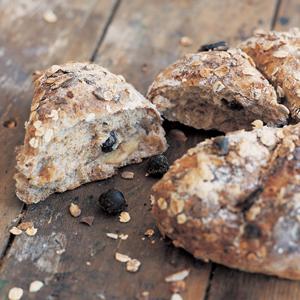 Paul Hollywood 100 Great Breads: The Original Bestseller