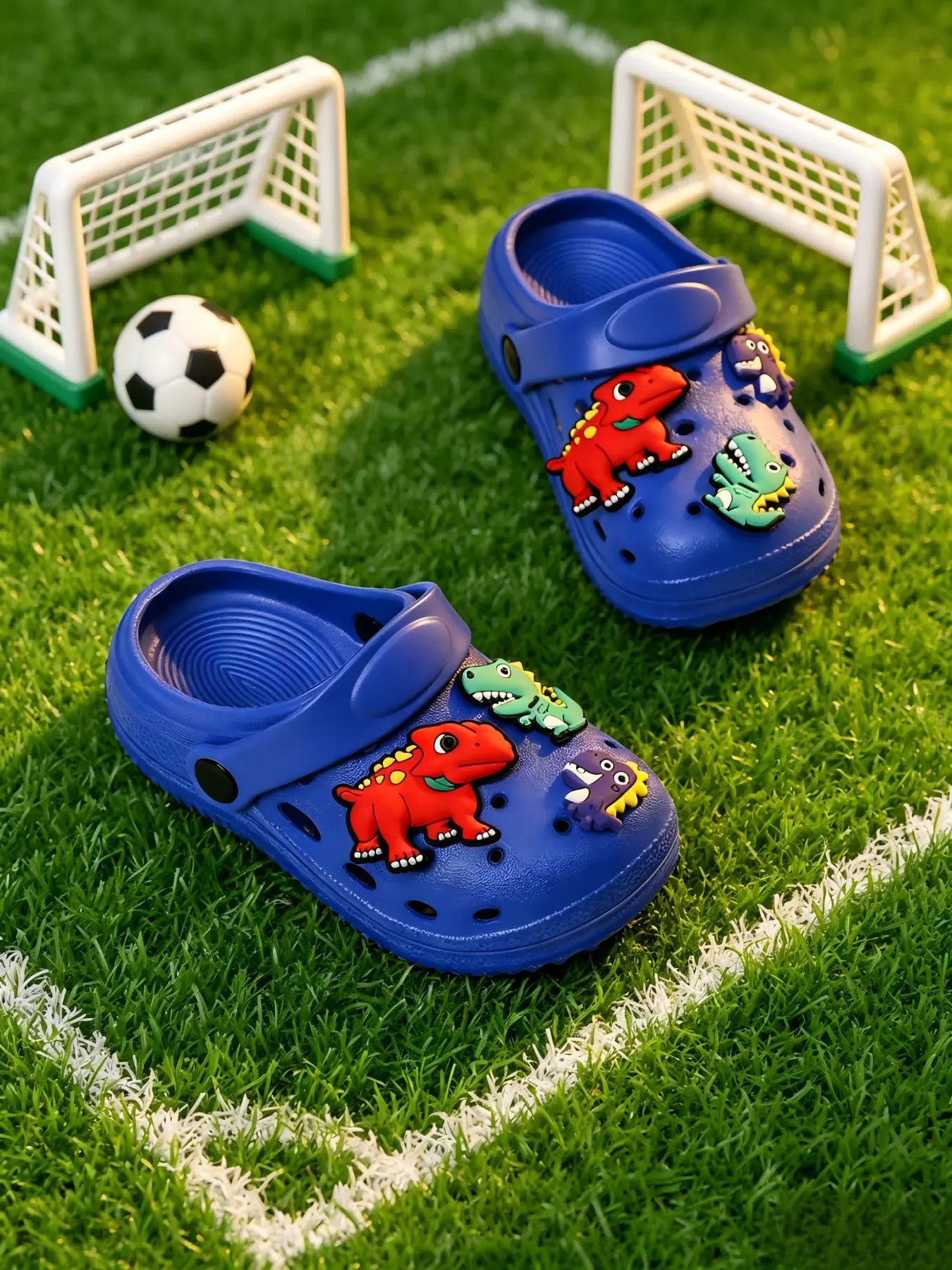Summer New Kids Holey Shoes, Cute Thick Sole Anti-Slip Beach Resort Poolside Breathable Child Shoes, Dinosaur Decorative Sandals, EVA Slide Sandals