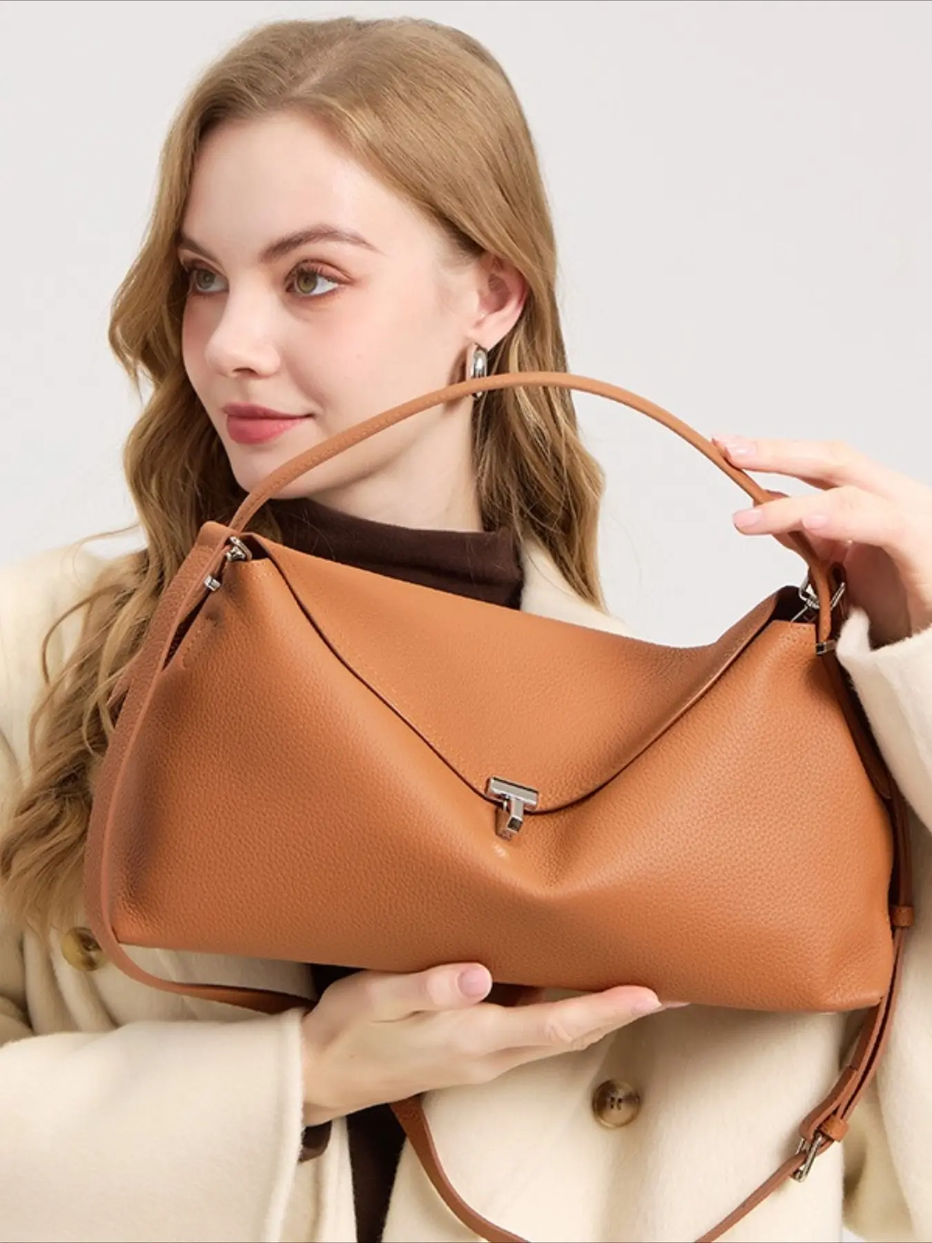 TOTEME Pillow Bag Cowhide Handbag 2026 New Leather Women's Bag Niche Versatile Fashion Shoulder Bag Fashionable Cowhide Handbag