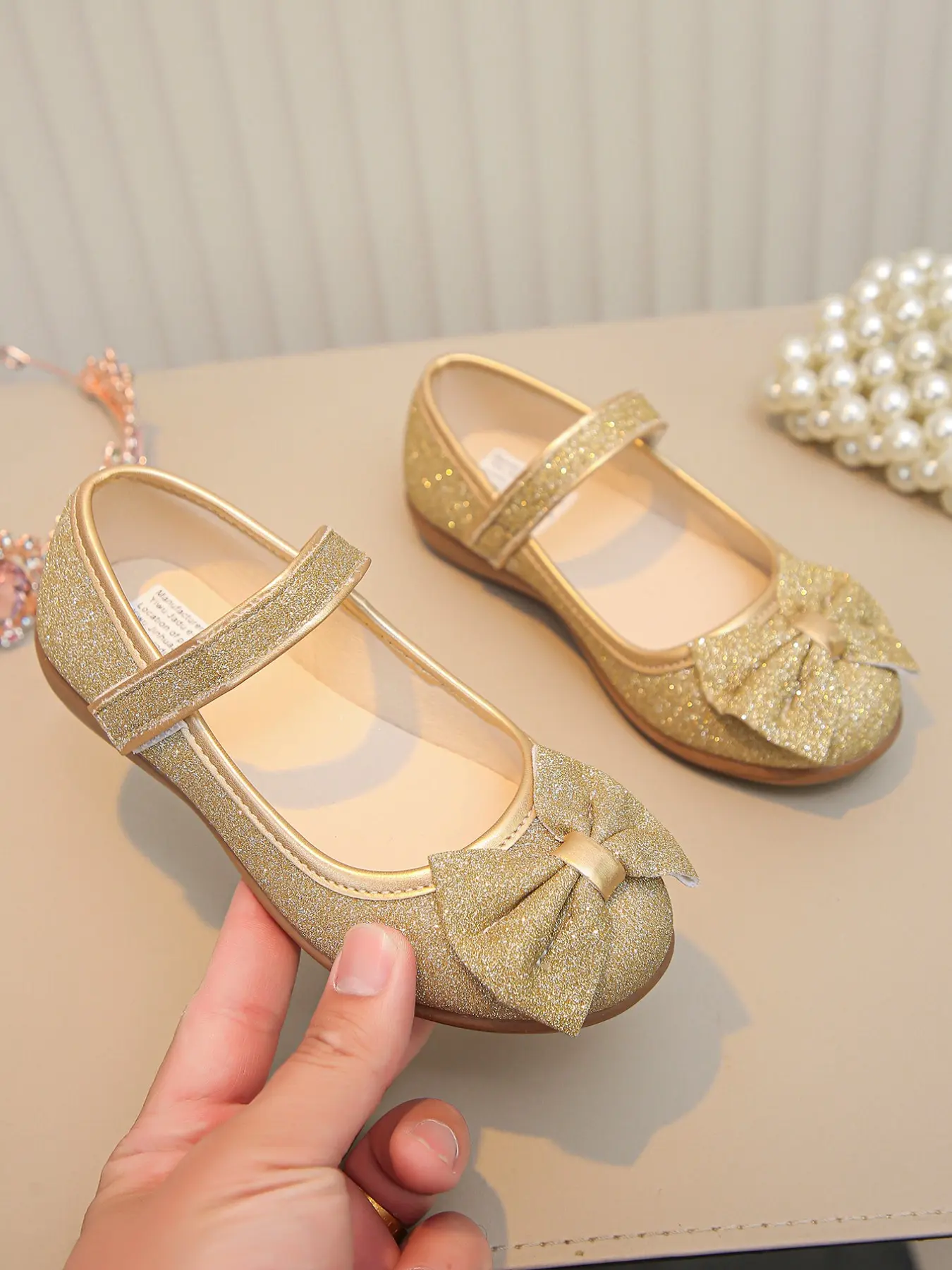 Girls' Round Toe Ballet Flat Shoes, Silver Color Glitter Decor, Princess Style Closed-Toe, Small Size for Daily Wear and Dance, Birthday Gift