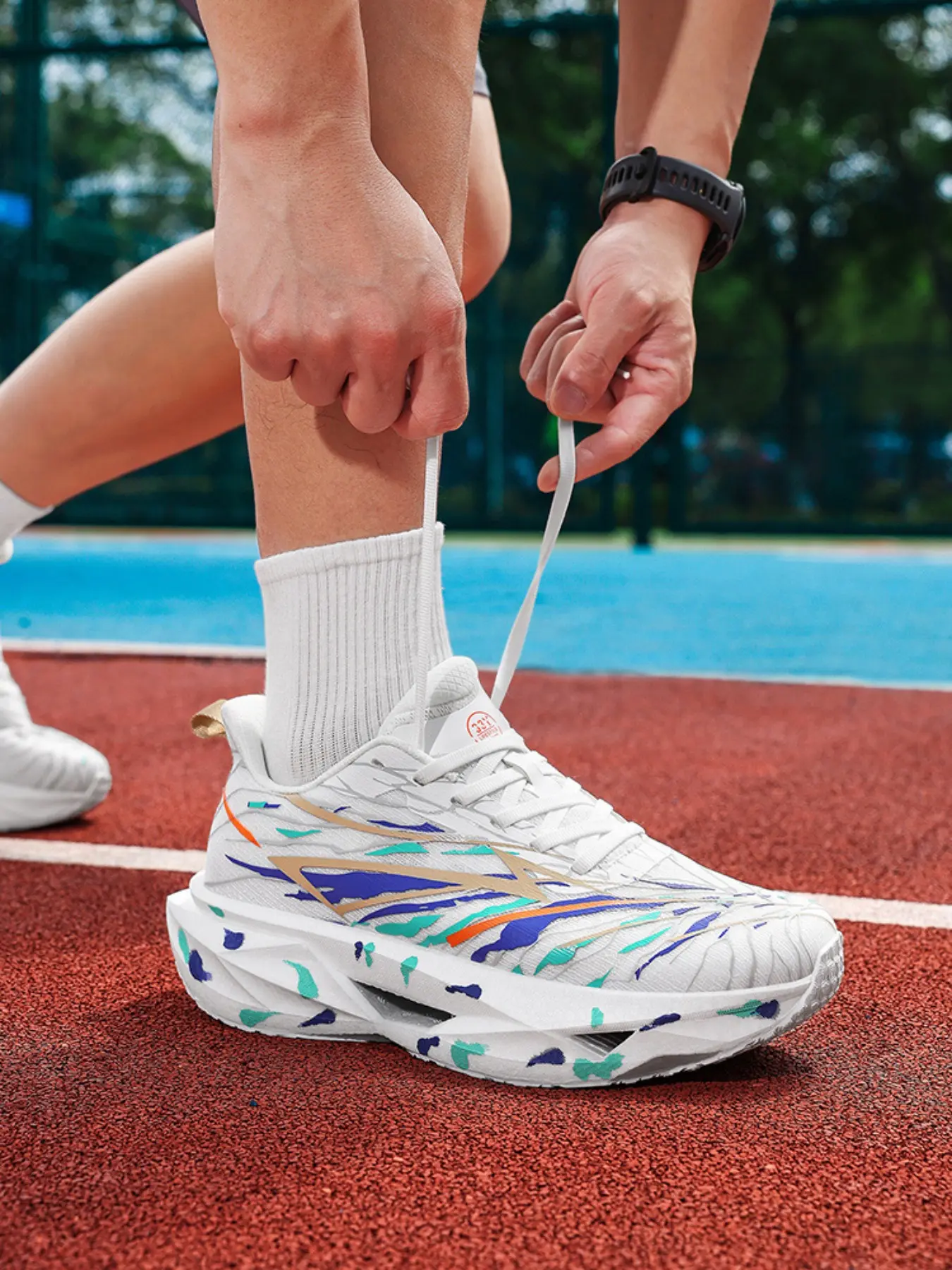 A Pair of Stylish Trendy Color Printed Mesh Racing Running Shoes for Men, Breathable Lightweight Cushioned Thick Sole Marathon Trainers, Anti-Slip Wear Resistant Outdoor Jogging Sneakers, Versatile Sports Casual Footwear for Daily Commute