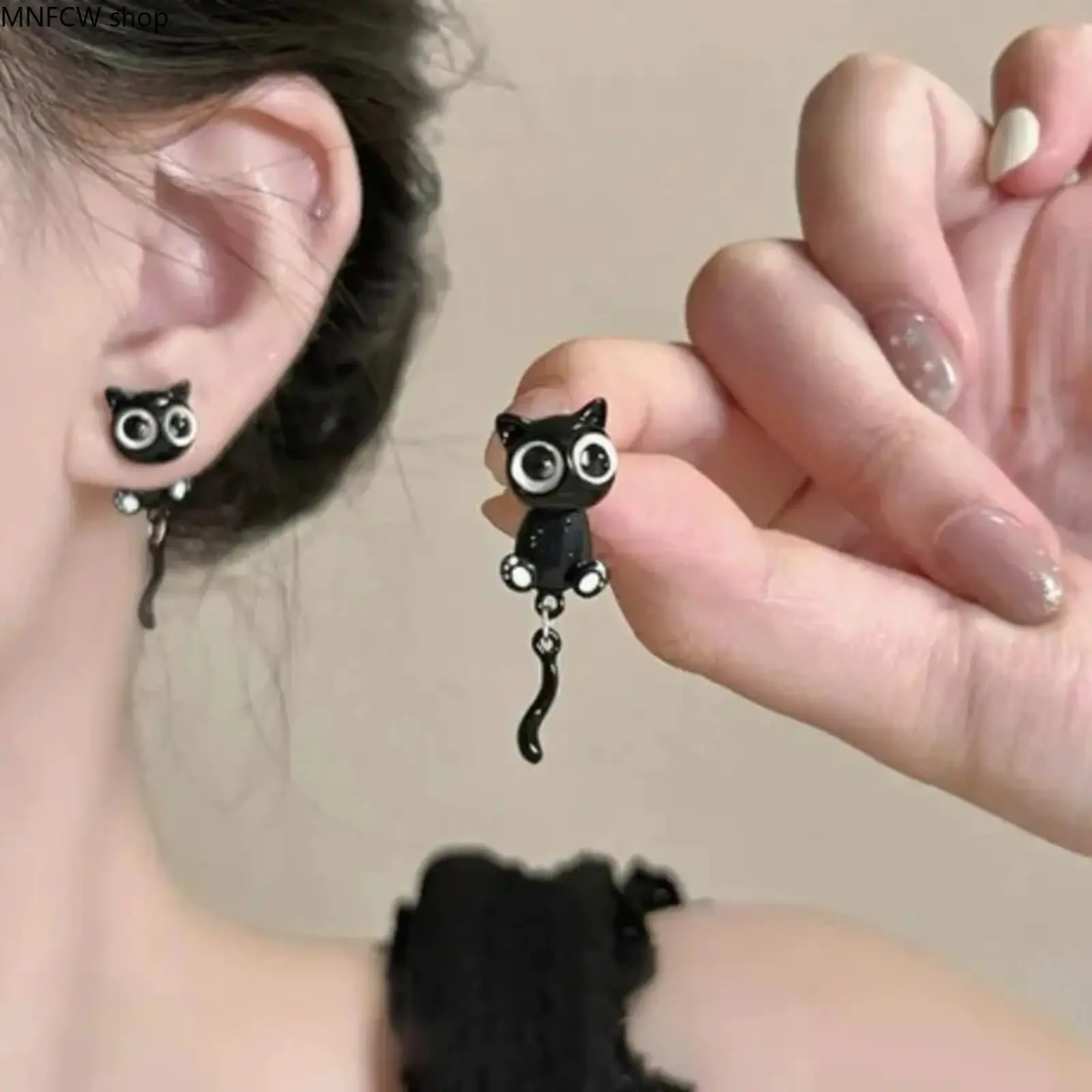 Women's 3D Black Cat-Paw Copper Stud Earrings - Cute Christmas Specialty Jewelry for Daily Wear, Playful Animal Design Gift for Cat Lovers, Female