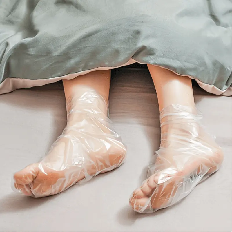200-Count Disposable Foot Mask Socks, Soft Pedicure Booties for Lotion Application and Foot Care, Suitable for Home Spa, Salon, and Daily Use, Moisturizer