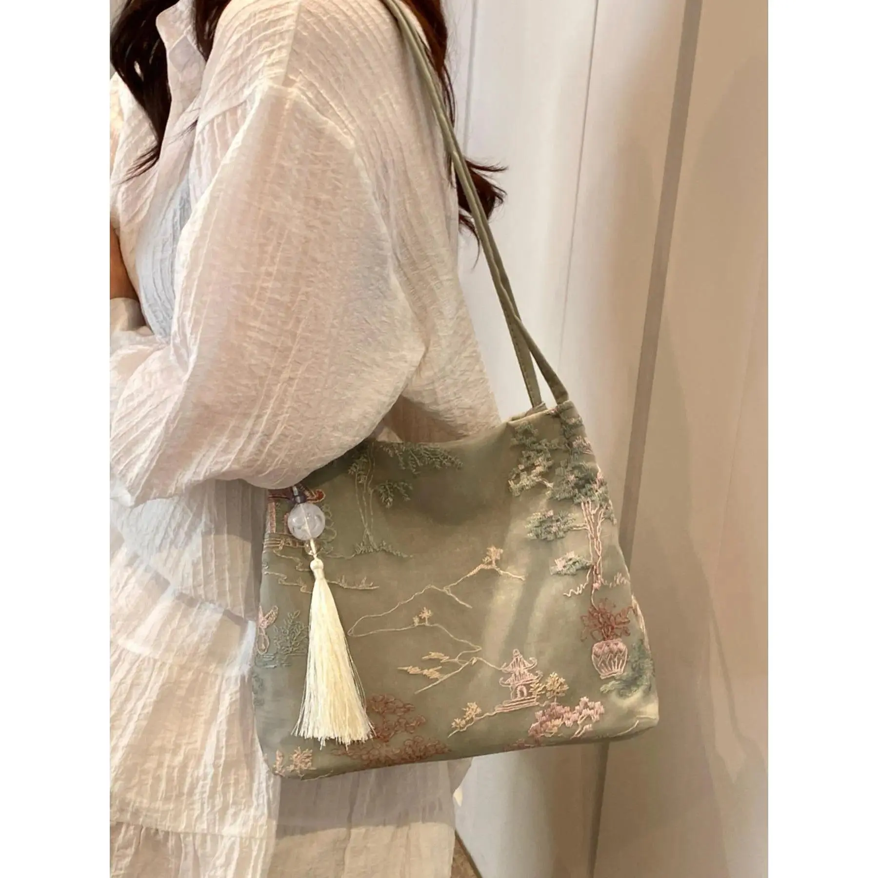 Women's Embroidered Crossbody Bag, Artisan-Inspired Boho Shoulder Purse with Tassel, Lightweight for Casual Travel & Daily Use, Women Who Appreciate Artisan-Inspired Fashion, Handmade