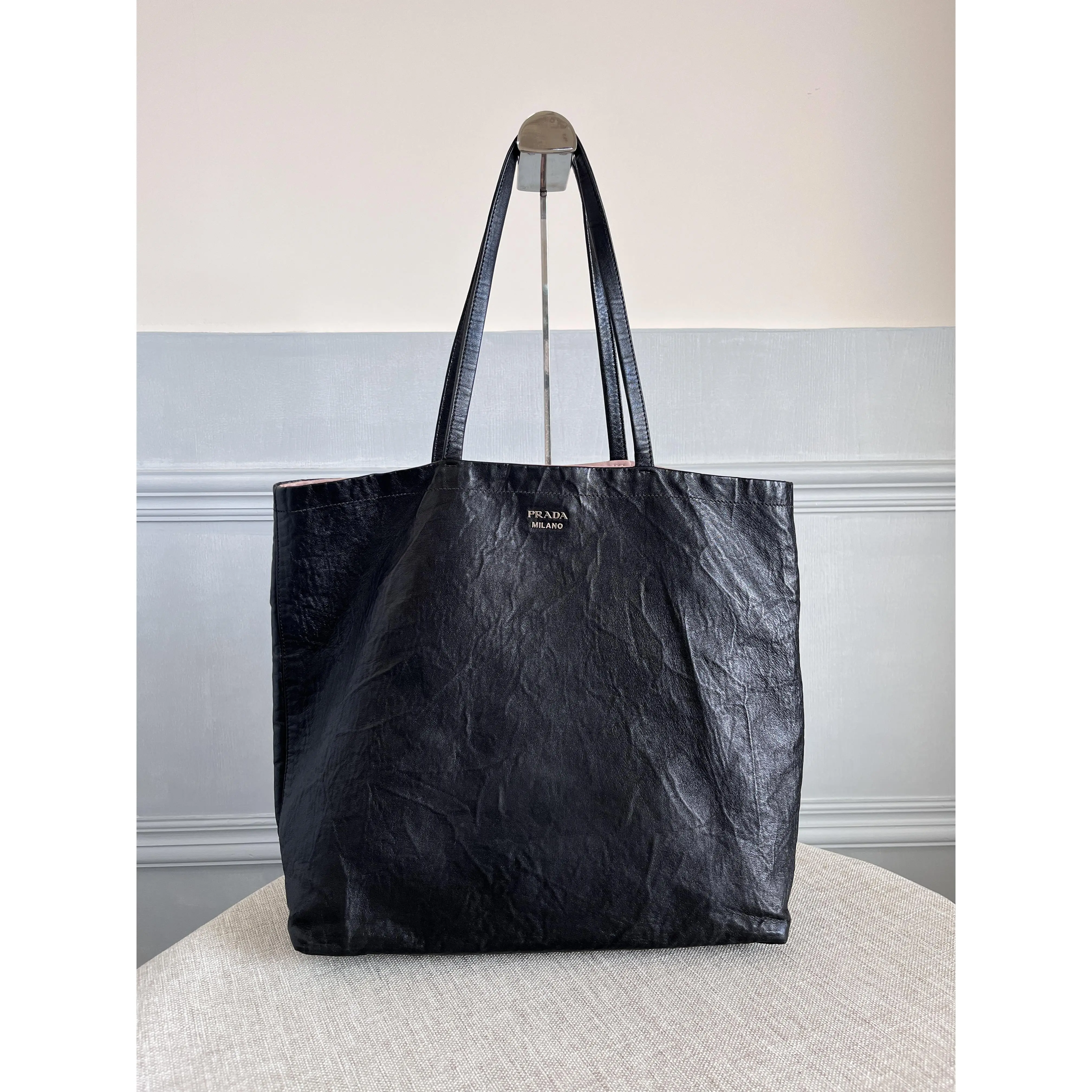 Pre-owned PRADA Black Antique Nappa Crinkled Leather Large Shopper Tote Bag Pink Interior Pink Lining Gold Letter Logo Vintage Y2K Shoulder Handbag Made in Italy