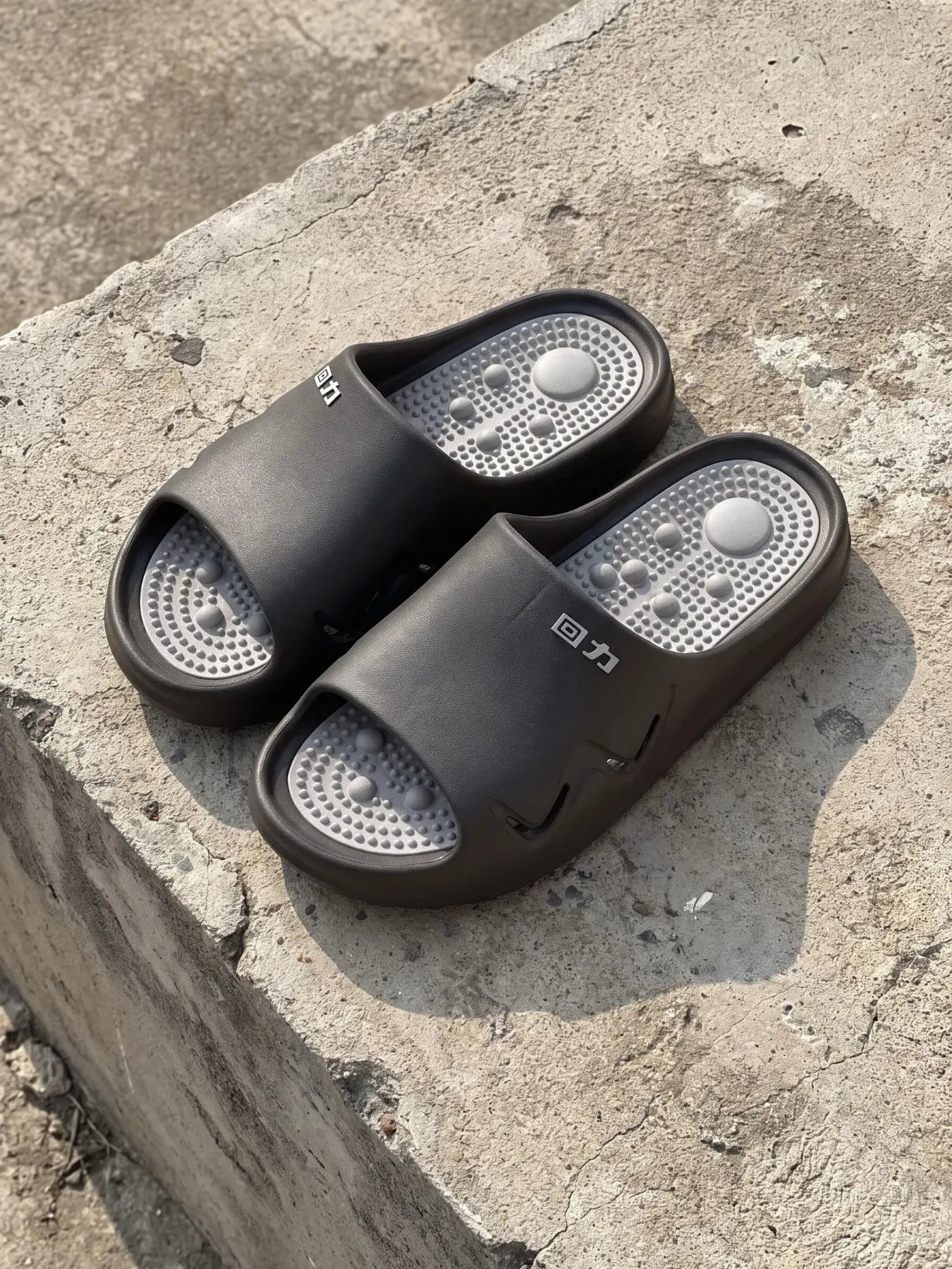 Men's Sporty Thick Sole Slide Sandals - Non-Slip Textured Insole, Shock-Absorbing EVA, Ideal for Gym, Beach & Daily Casual Wear, Slipper Sandals