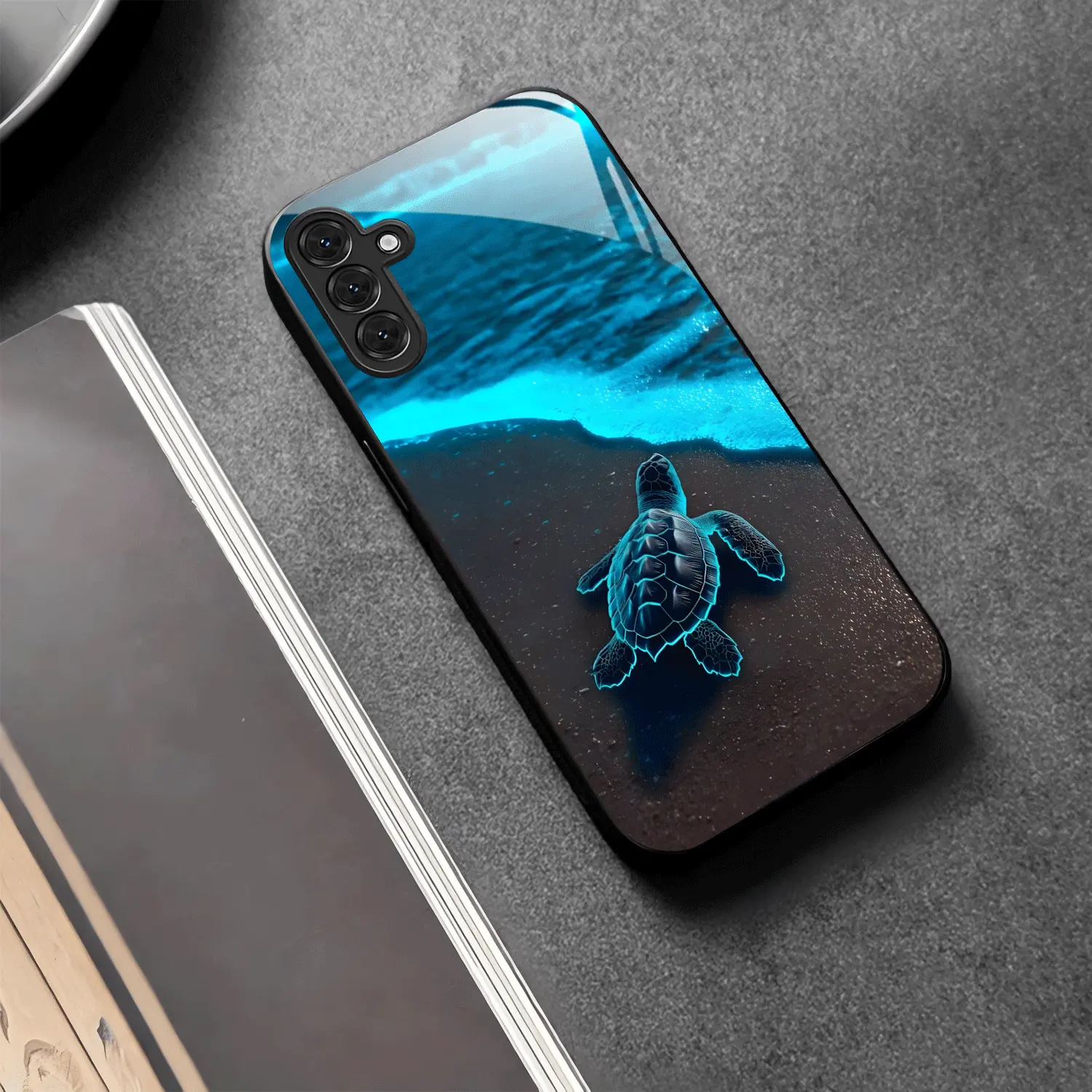 Tempered Glass Phone Case with Glow-in-the-Dark Turtles Seashore Pattern, Glowing Effect Mobile Accessory for Samsung S26 S25 S24 S23 S22Pro S21 S20 Fe Plus Ultra Pro A56 A55 A54 A53 A52 A51 A36 A35 A34 A32 A26 A25 A24 A23 A16 A15 A14 A06 A05 A03s
