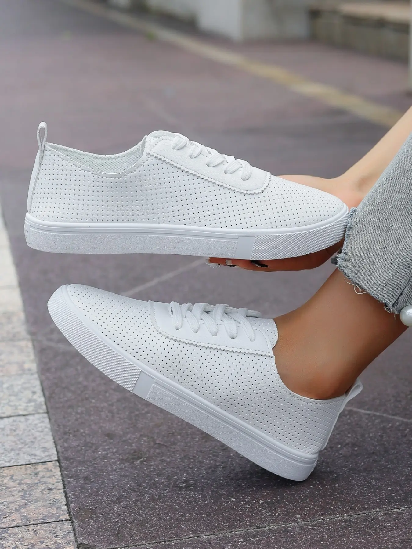Women's Breathable Perforated Sneakers, Lace-Up Low Top Skate Shoes, Lightweight Anti-Slip Rubber Sole, Casual Daily Wear