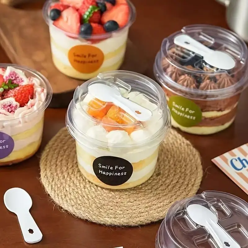 8.8oz 100/50 Sets Round Transparent Plastic Lidded Packaging Boxes with Spoons, Ideal for Cookies, Fruit Ice Cream, Mousse Cake, Yogurt Cups, Bakeware