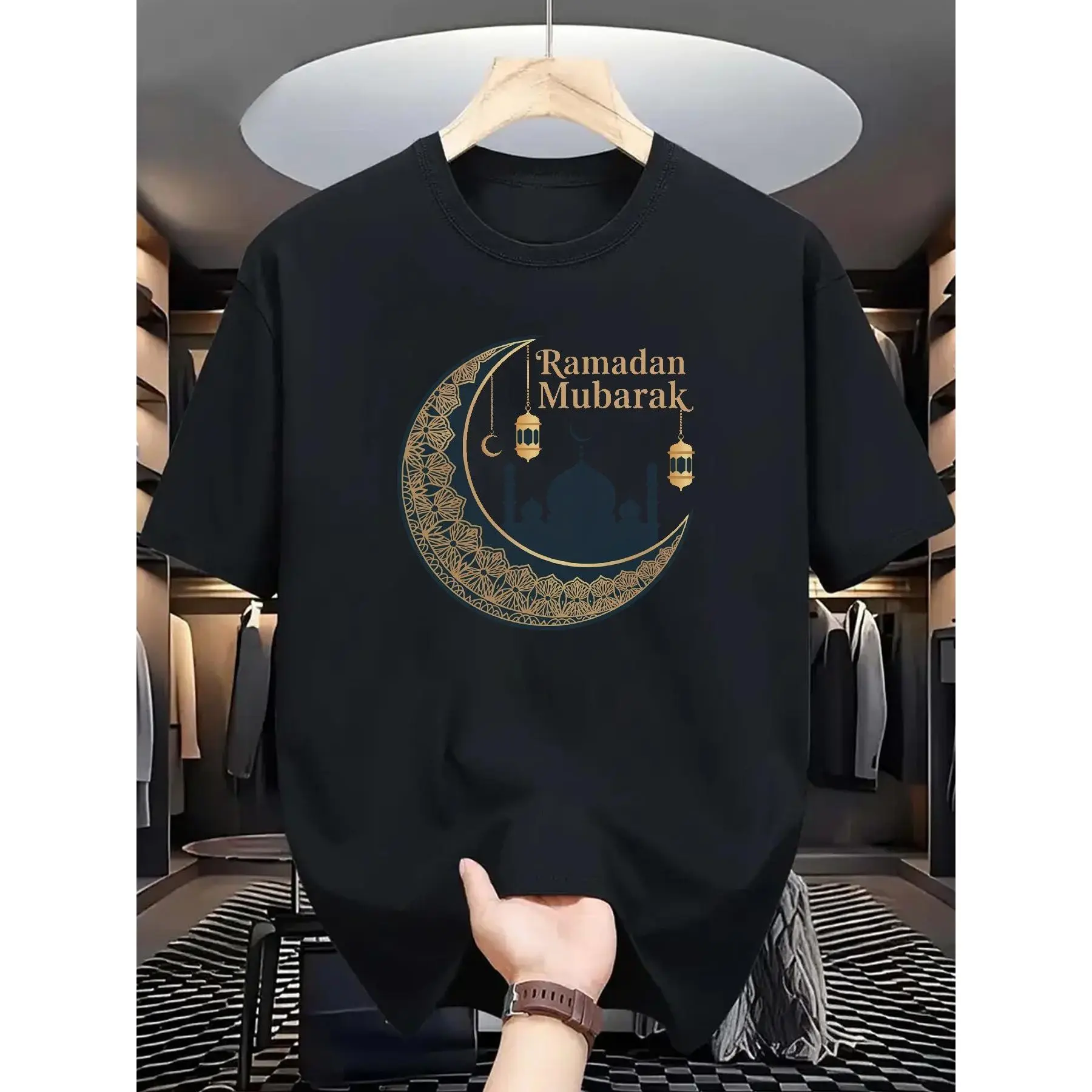 Men's Ramadan Mubarak T-Shirt- Golden Islamic Crescent Lantern Print, Eid Arabic Celebration Shirt, Machine Washable Black Top, Suitable for Mosque, Family Gatherings, Cas Ramadan Blessing Men's T-shirt Islamic Culture Printed T-shirt Arabic Ra,Br,,T,Plus