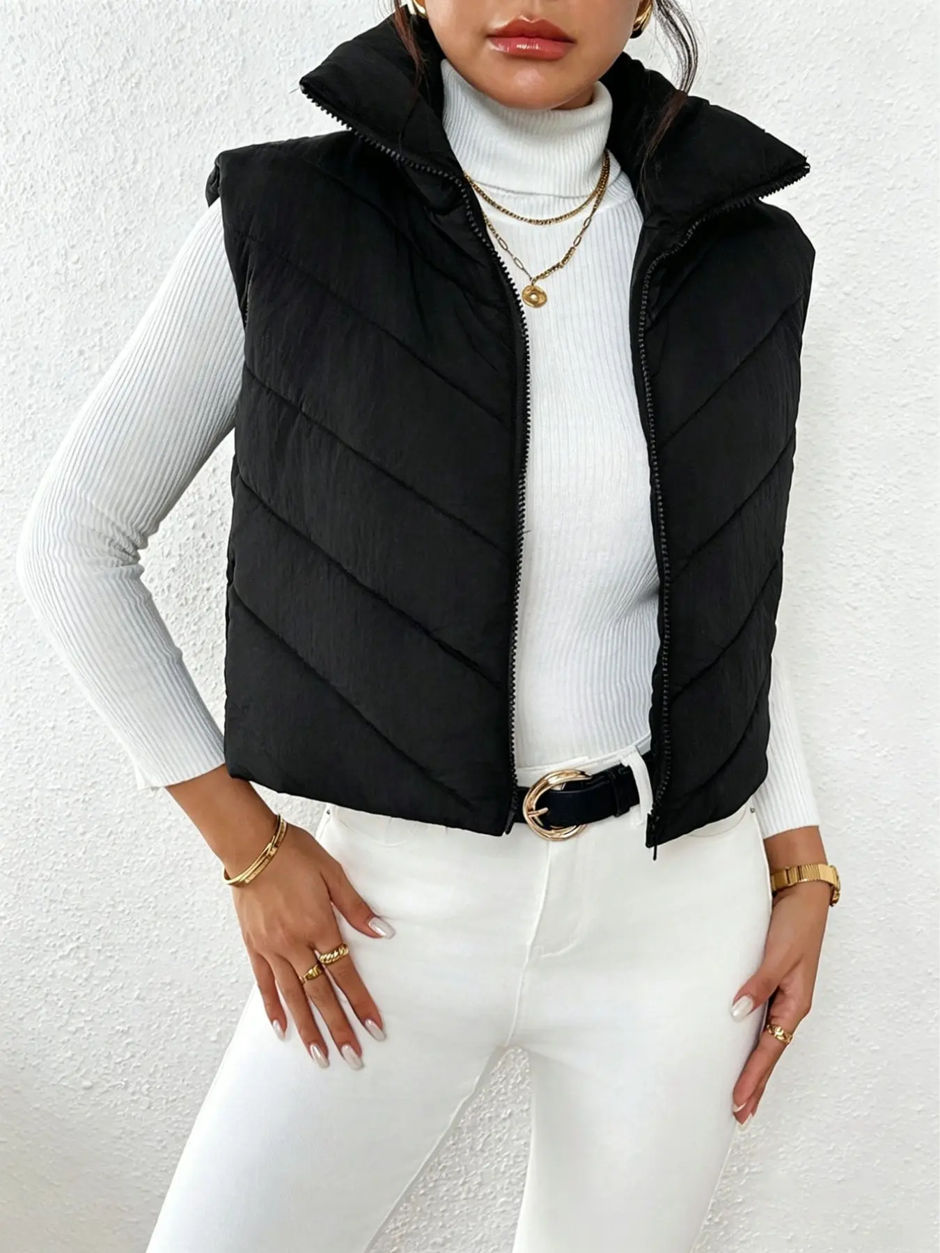 Women's Cropped Puffer Vest Stand Collar Sleeveless Zip Up Padded Jacket Lightweight Warm Quilted Vest Casual Windproof Winter Outerwear Casual Comfy Vests