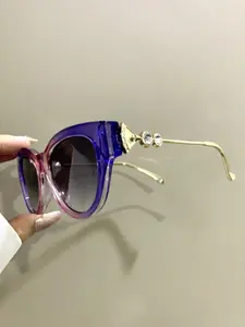 Women's Retro Oval Glasses, Fashionable and Trendy Glasses, Novelty Metal-Hinged Eyeglasses with Rhinestone-Encrusted Metal Frames Legs