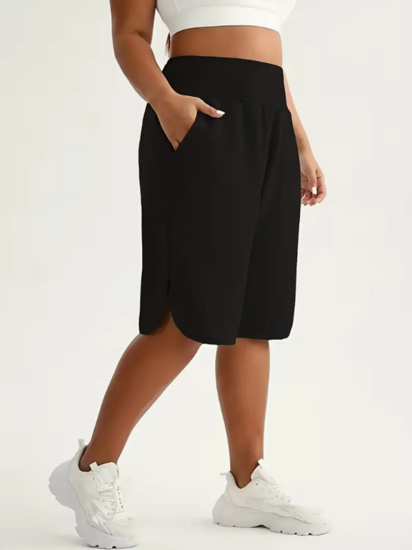 Plus Size Women's High Waist Loose Bermuda Shorts, Split Hem Knee-Length Shorts with Pockets, Elastic Waist Summer Casual Bottoms
