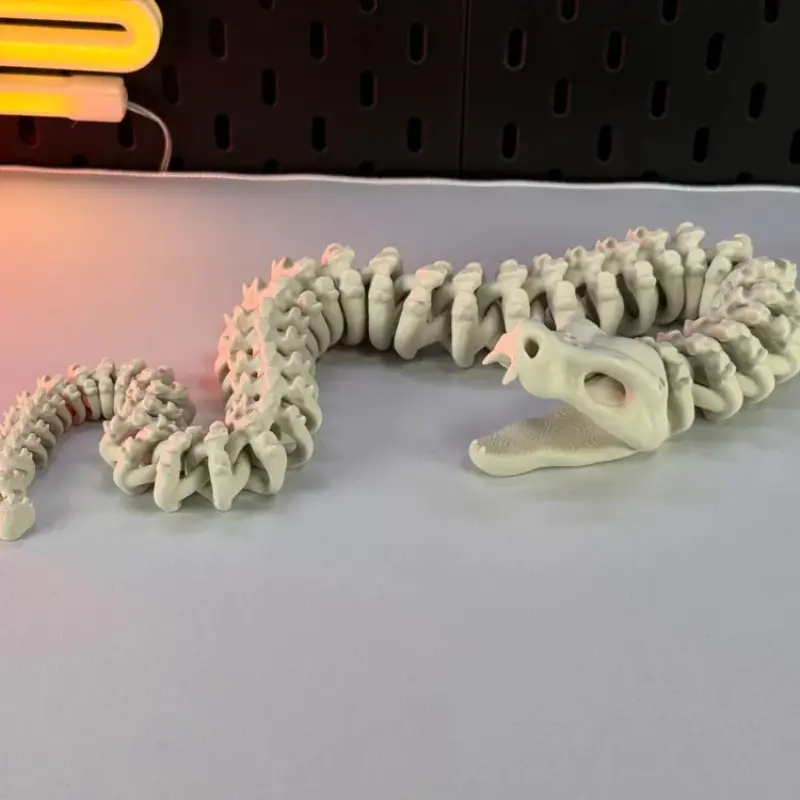 1pc 3D Printed Skeleton Snake Figurine, Home Decor Statue, Decorative Figurines, Halloween Christmas Gift, Birthday Prank Prop, Versatile Decoration, Collectible Room Decor, Plastic Figurines