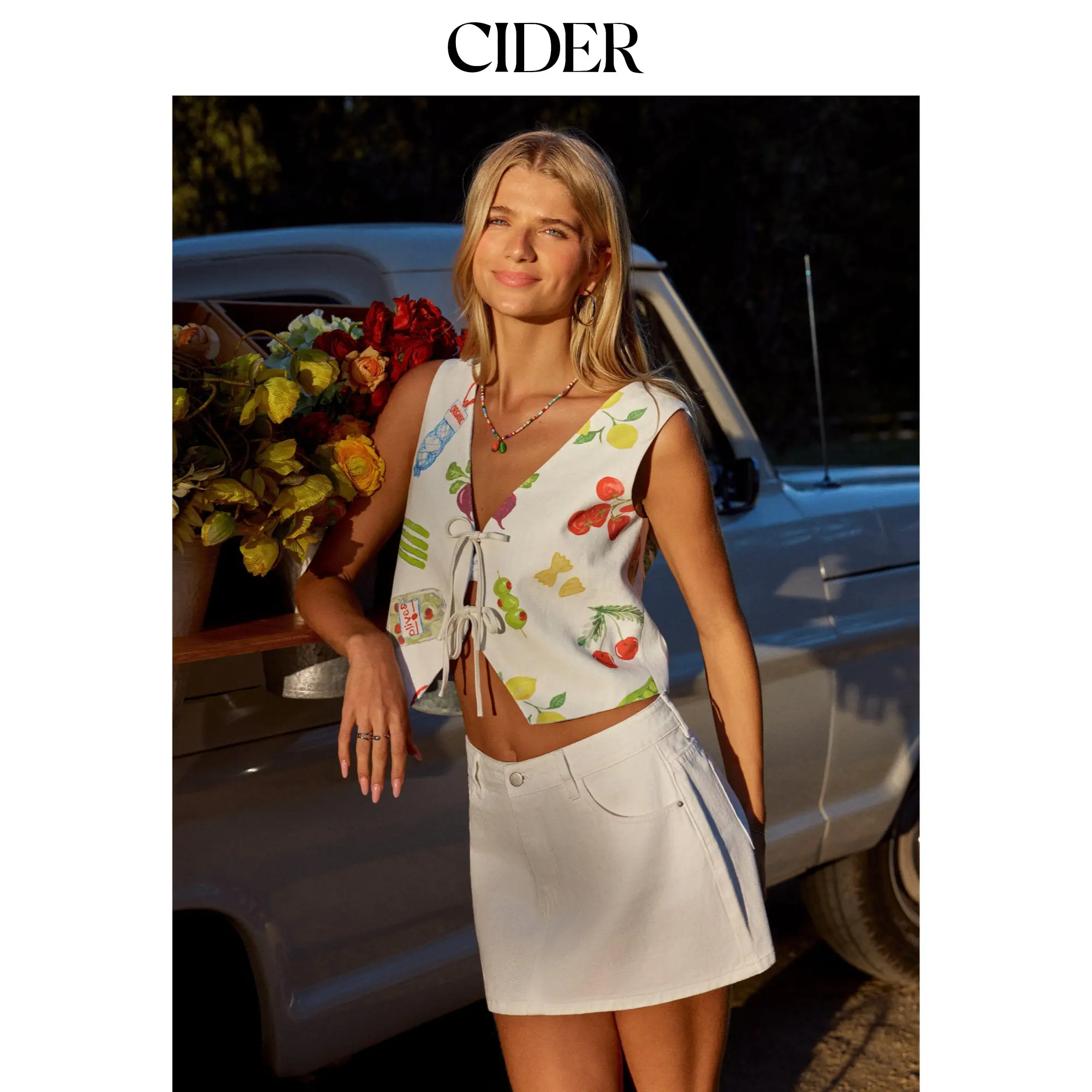 Cider Fruit Graphic Color-Blocking V-Neck Oversized Reversible Jacket Vest