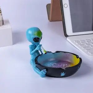 Resin Ashtray Alien Style, Customizable Creative Alien Ashtray Decor, Unique Personalized Smoking Accessory, Elegant Resin Craftsmanship