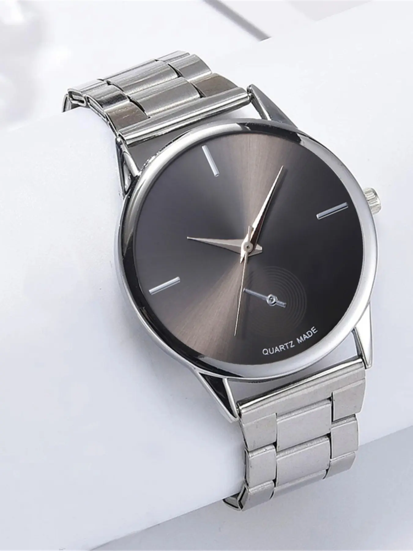 Vintage Quartz Watch for Women & Men, Small Elegant Analog Dial, Stainless Steel Wristwatch, Perfect Gift for Daily Wear, Parties, Holidays, Birthdays, Everyday Wear