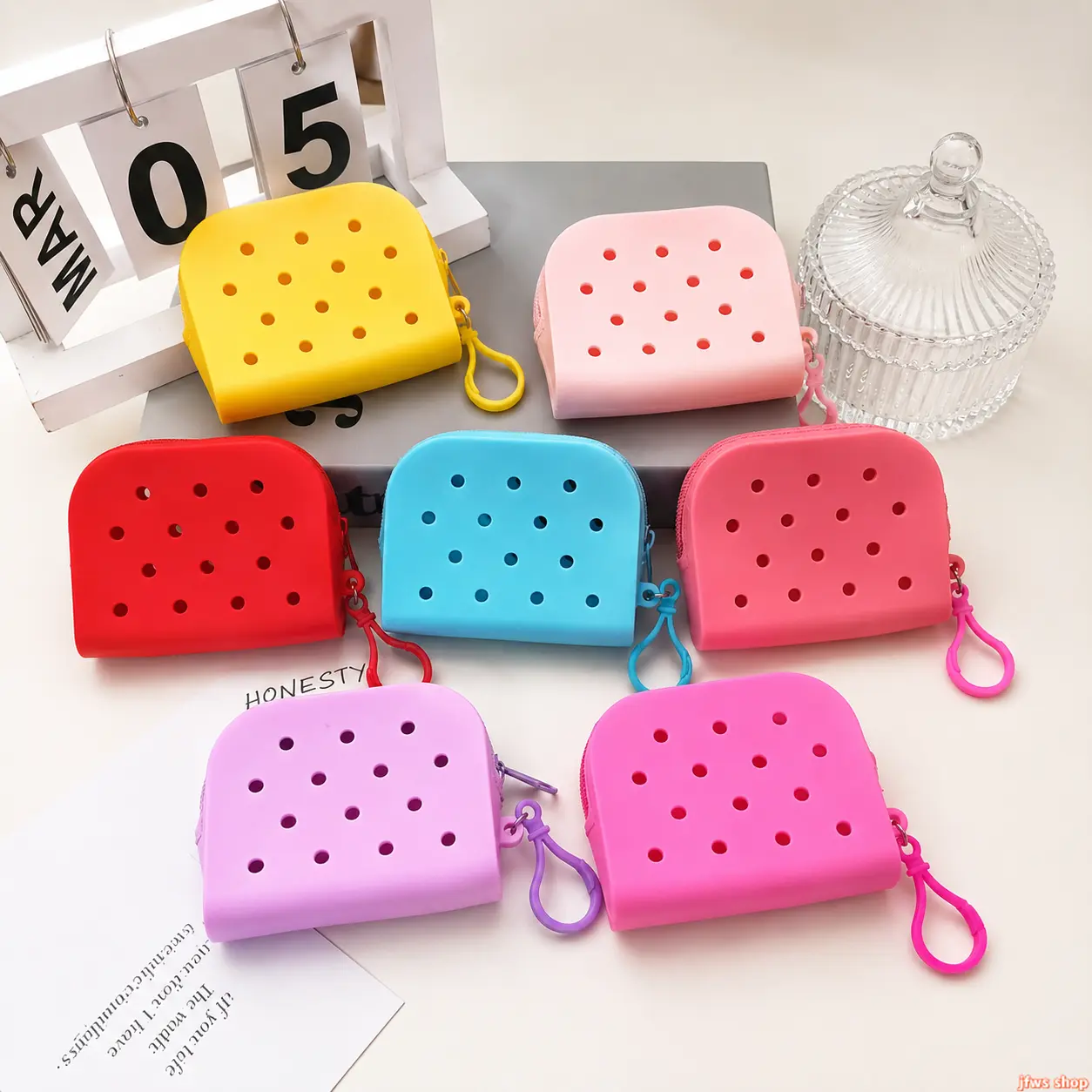 2026 New Cartoon Candy Color Hole Design Coin Purse for Kids Students Compact Lightweight Mini Card Holder Cute Tiny Wallet with Keychain for Daily Cash Gift for School Children Party Favor Cute Accessory US Design