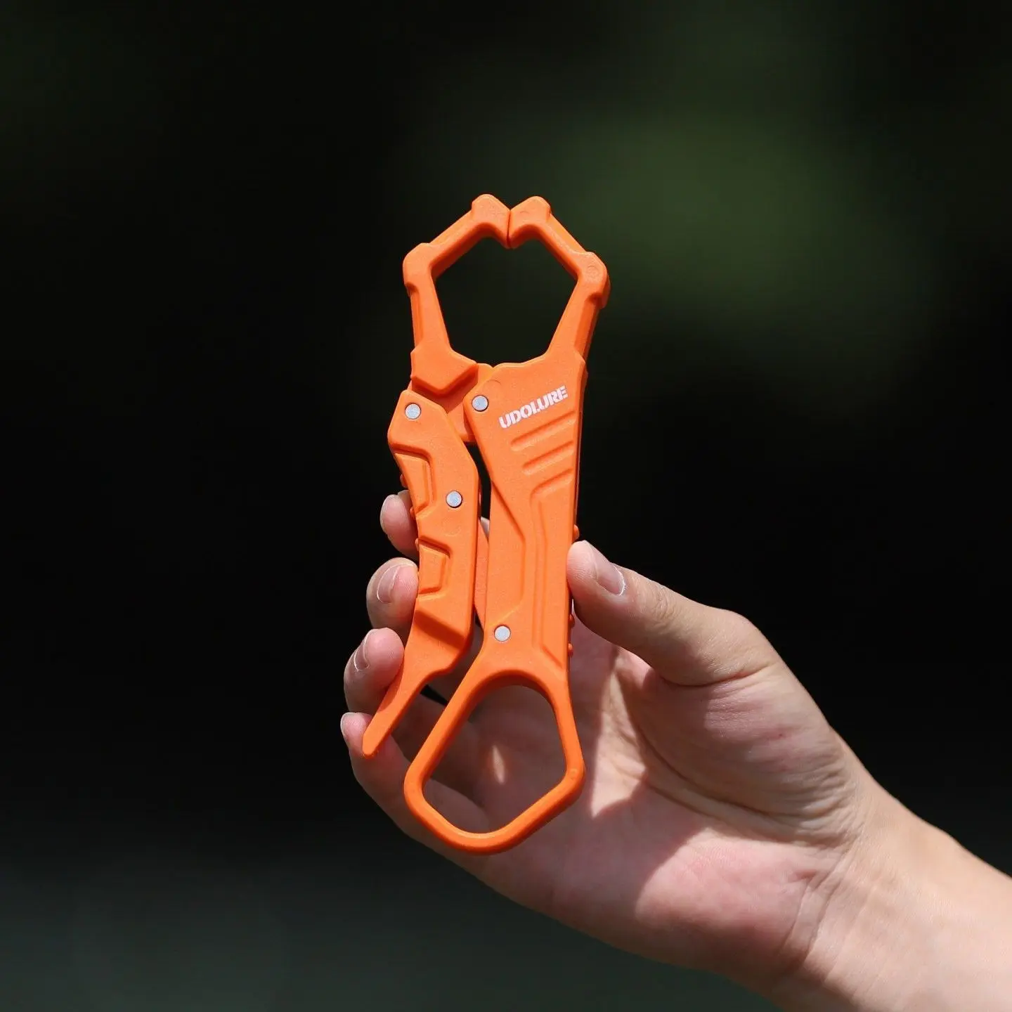 UDOLURE Mecha Style Fishing Gripper, 16cm Lightweight Portable Fish Holder Tool with 1-Hand Open, Adjustable Gap & Non-Slip Design for Fishermen, Fishing Lures & Equipment