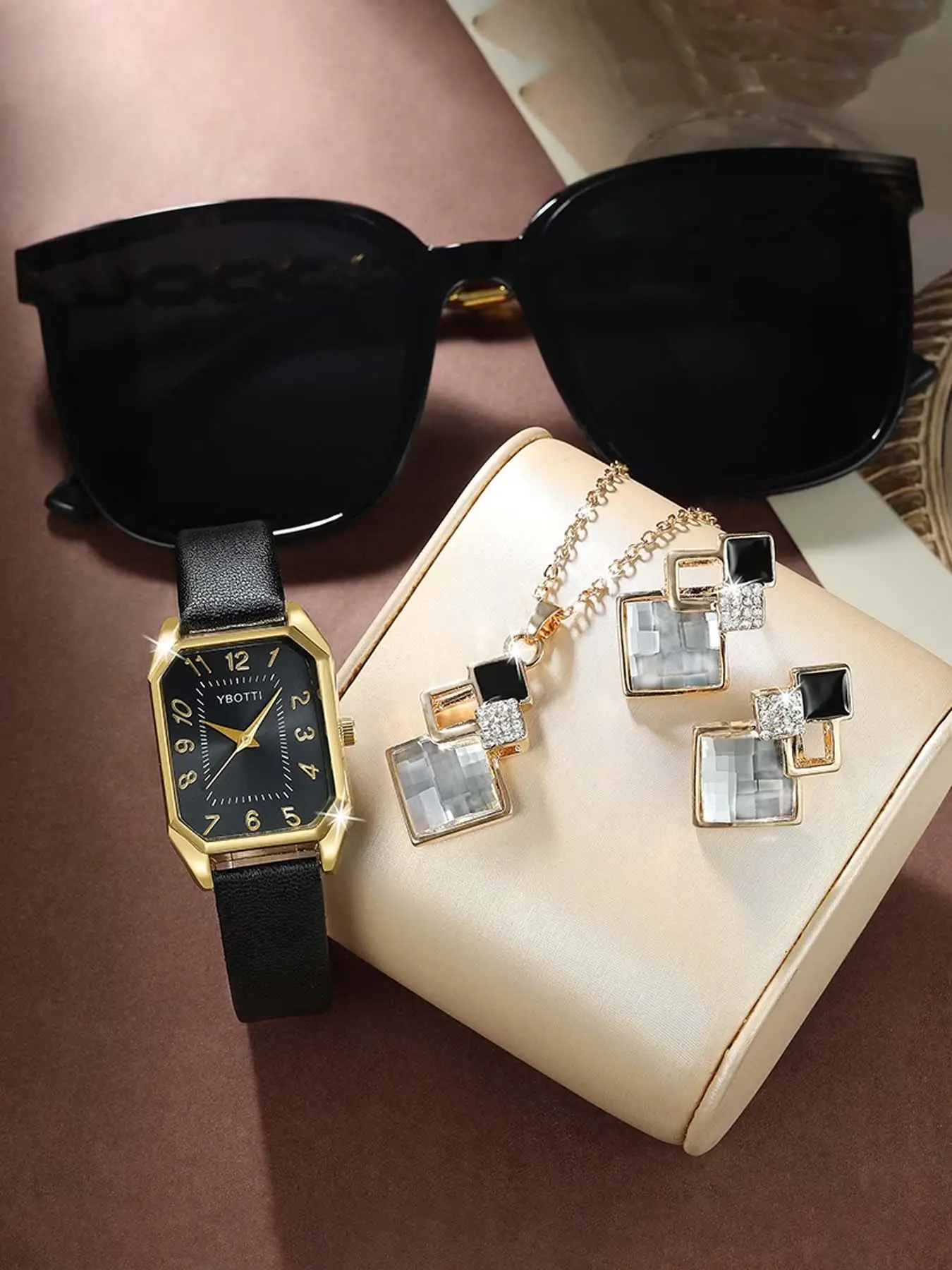 4-piece set of casual and fashionable leather ladies' business square quartz watch with Korean-style rhinestone jewelry glasses set