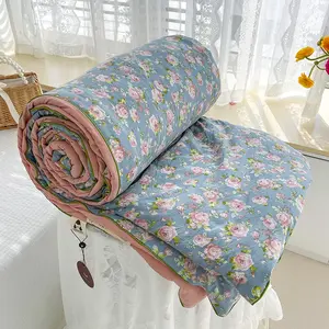 1pc Ultra-Soft Seersucker Summer Blanket, Lightweight and Breathable Summer Quilt, Sleep Friendly Quilts, Suitable for Hot Sleepers, Made of Polyester Fabric Filling, Machine Washable, Suitable for Bedrooms, Hotels, Guest Rooms, And More