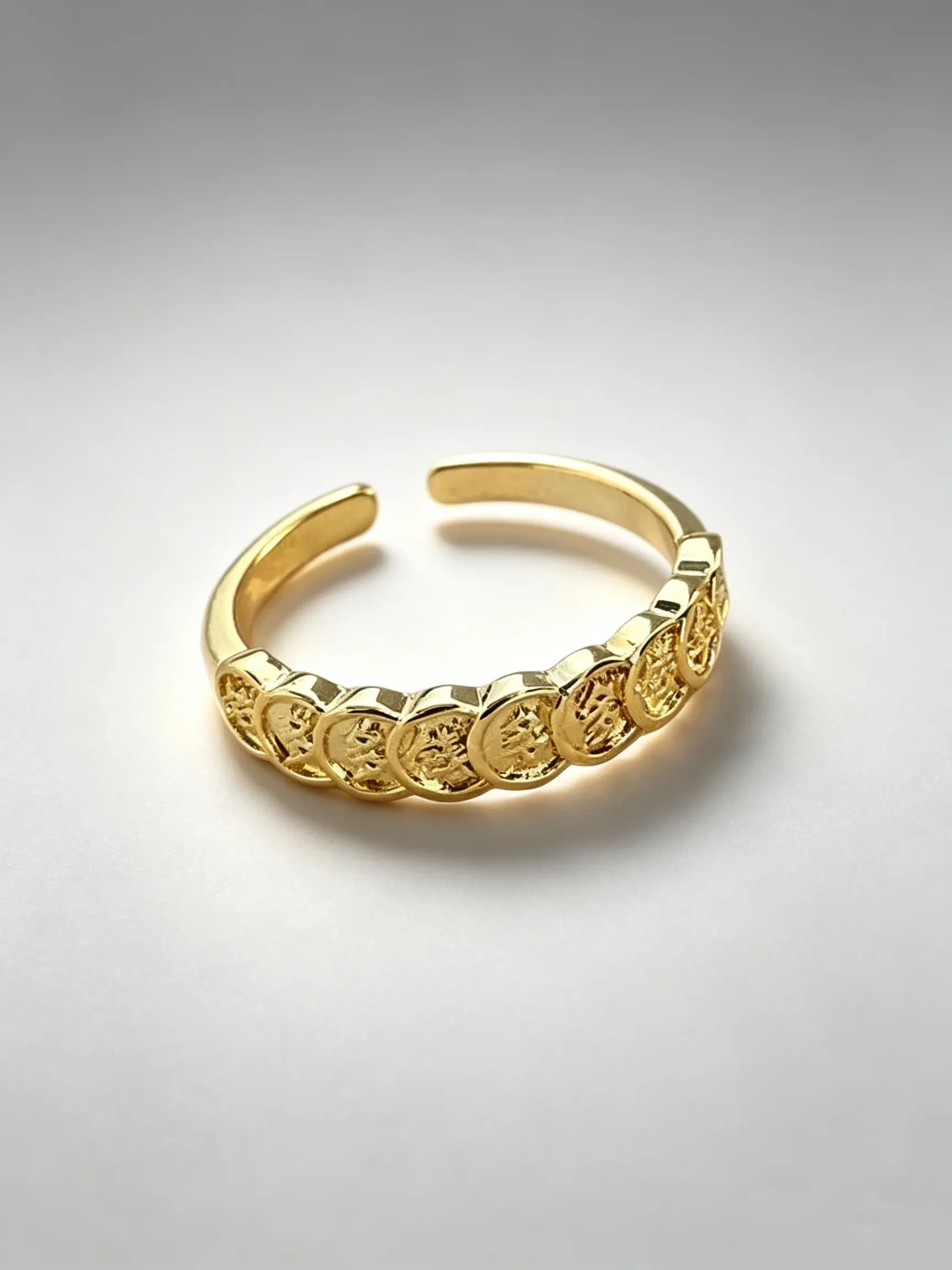 Vintage Coin Ring, Luxurious Minimalist Design, Attracts Wealth and Good Luck, Versatile Jewelry for All Occasions