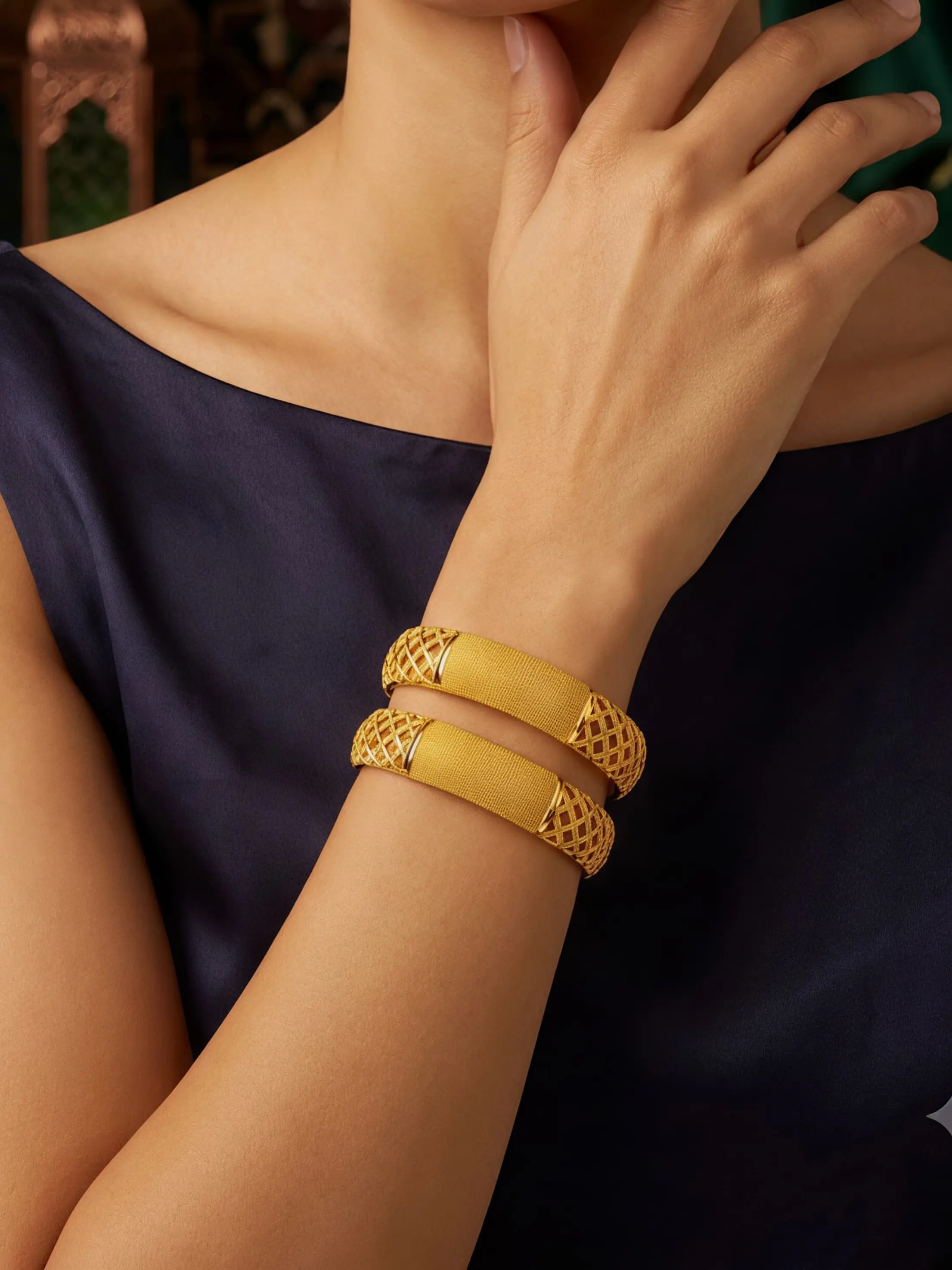 2 Pcs Dubai Women's Bangle Bracelets, Symmetrical Rhombus Design, Open Cuff, Perfect for Daily Wear, Weddings, Parties