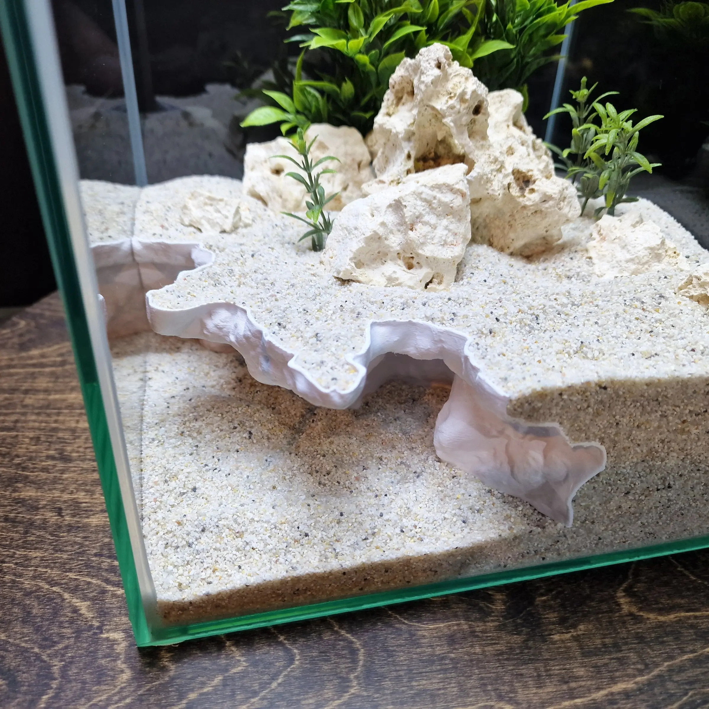 Underground Fish Cave for Betta and Shrimp, Rock Surface Entrance, Enhances Aquarium Aesthetics, Amphibian Hideout, Aquarium Decor, Fish Tank Decor, Aquarium Decorations