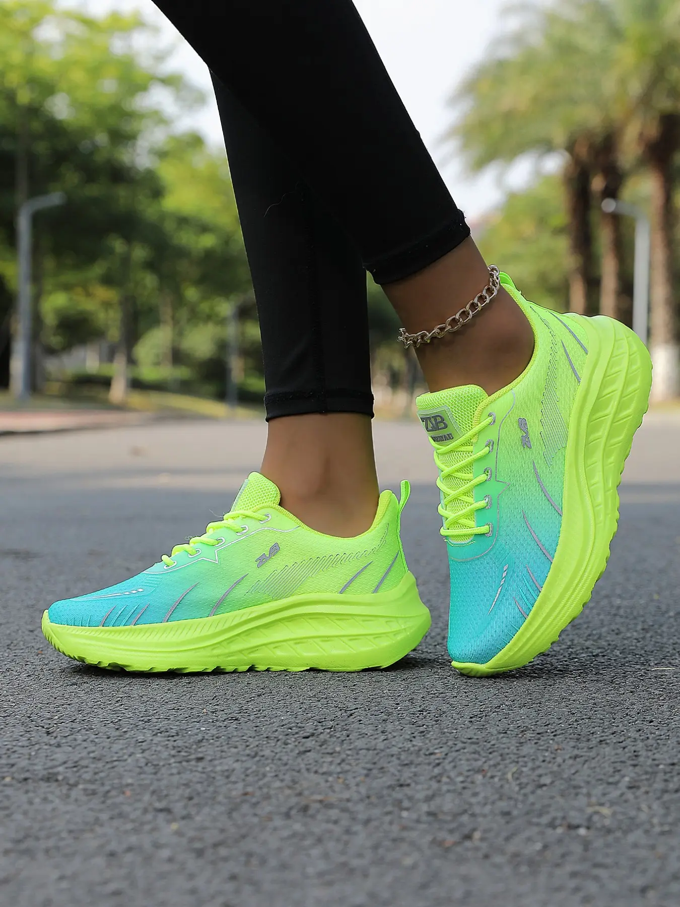 Comfortable Zvb Women's Sports Shoes, Breathable Elastic Mesh, Fashion Lace-Up Running Shoes, Trendy Slip-On Training Shoes, Breathable Running Sneakers
