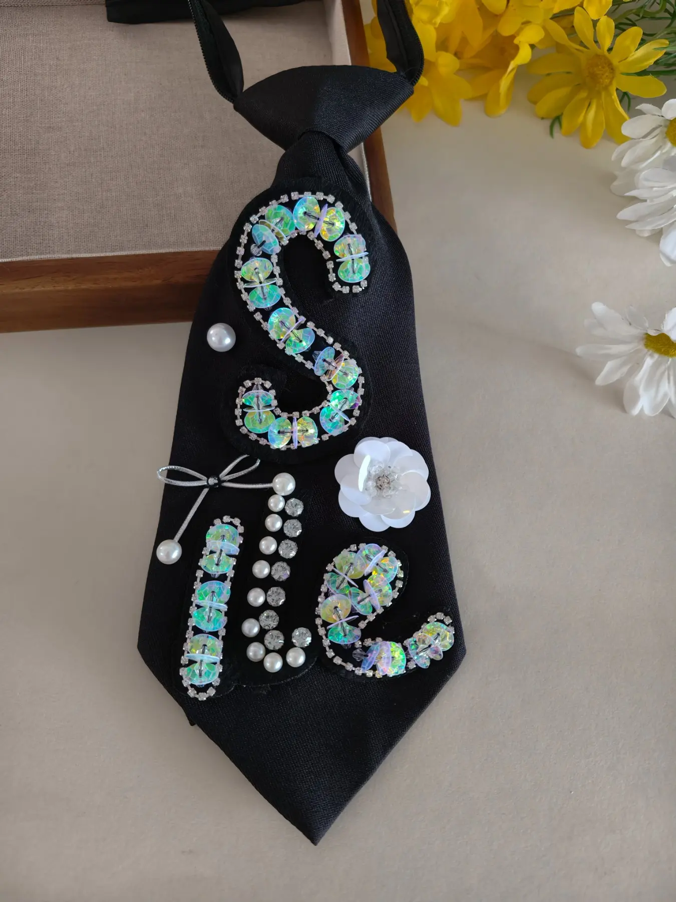 Women Rhinestone Letter Floral Pre-tied Tie, Decorative Faux Pearl Bow Necktie for Shirt Outfit