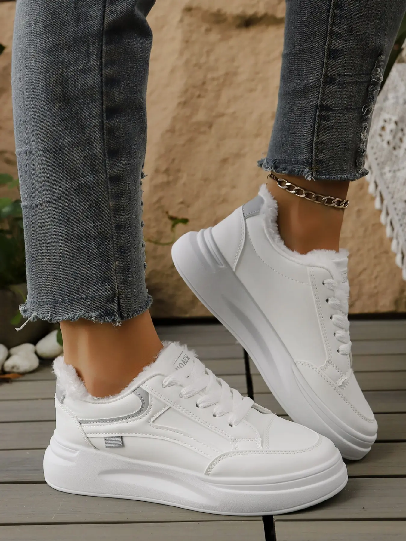 Winter Fleece Lined Women's Sneakers, Thick Sole Height-Boosting Casual Shoes, Warm Fuzzy Lace-Up Leather Sports Shoes, PU Leather Sneakers, Student Cotton Shoes