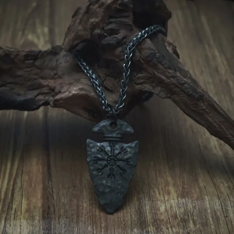 Viking Necklace for Men, Stainless Steel Vegvisir Compass Pendant, Retro Arrowhead Amulet for Casual Wear, Men's Accessories, Nordic