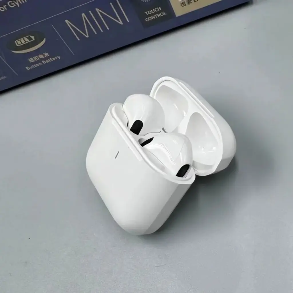 New Wireless Bluetooth Headphones Earphones With Mic Charging Case Clear Sound Long Playtime Compatible With All Smartphone Chargeable