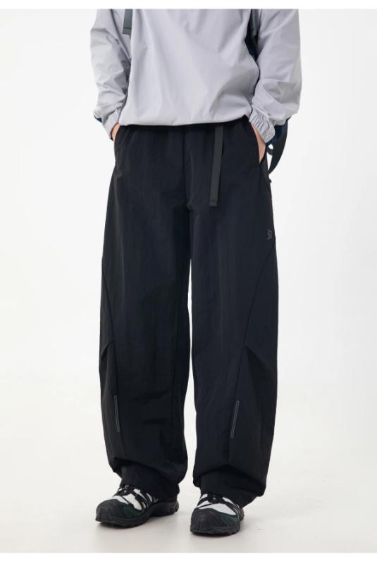 Kyn Apparel Men's 2026 Technical Cargo Pants Water-Resistant Workwear J-Cut Parachute Design Pleated Panel Active Trousers Loose Fit