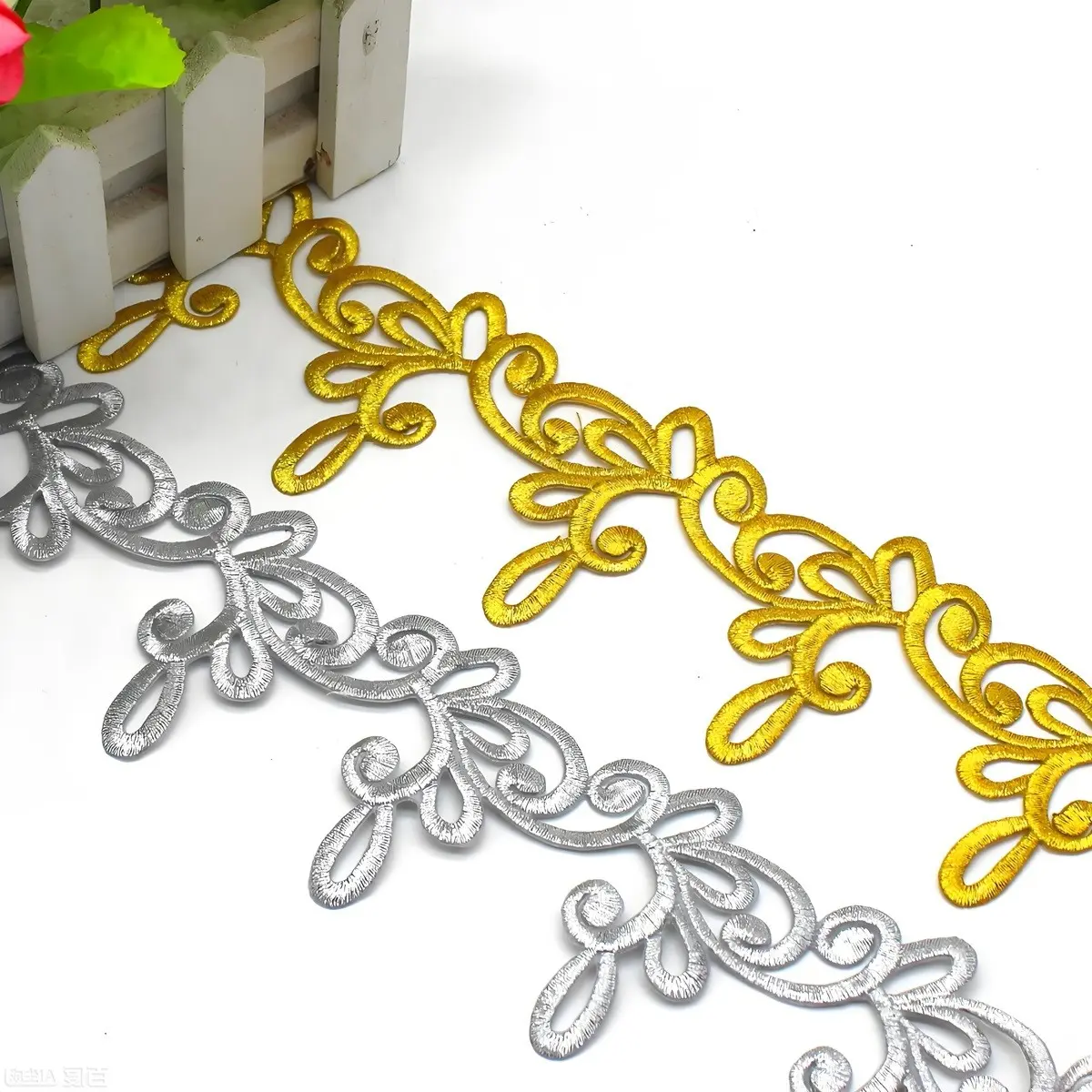 Elegant Embroidered Trim, Vintage Decorative Edge, DIY Craft Supplies, Ideal for Clothing & Home Décor, Heat-Activated Adhesive, Iron-On